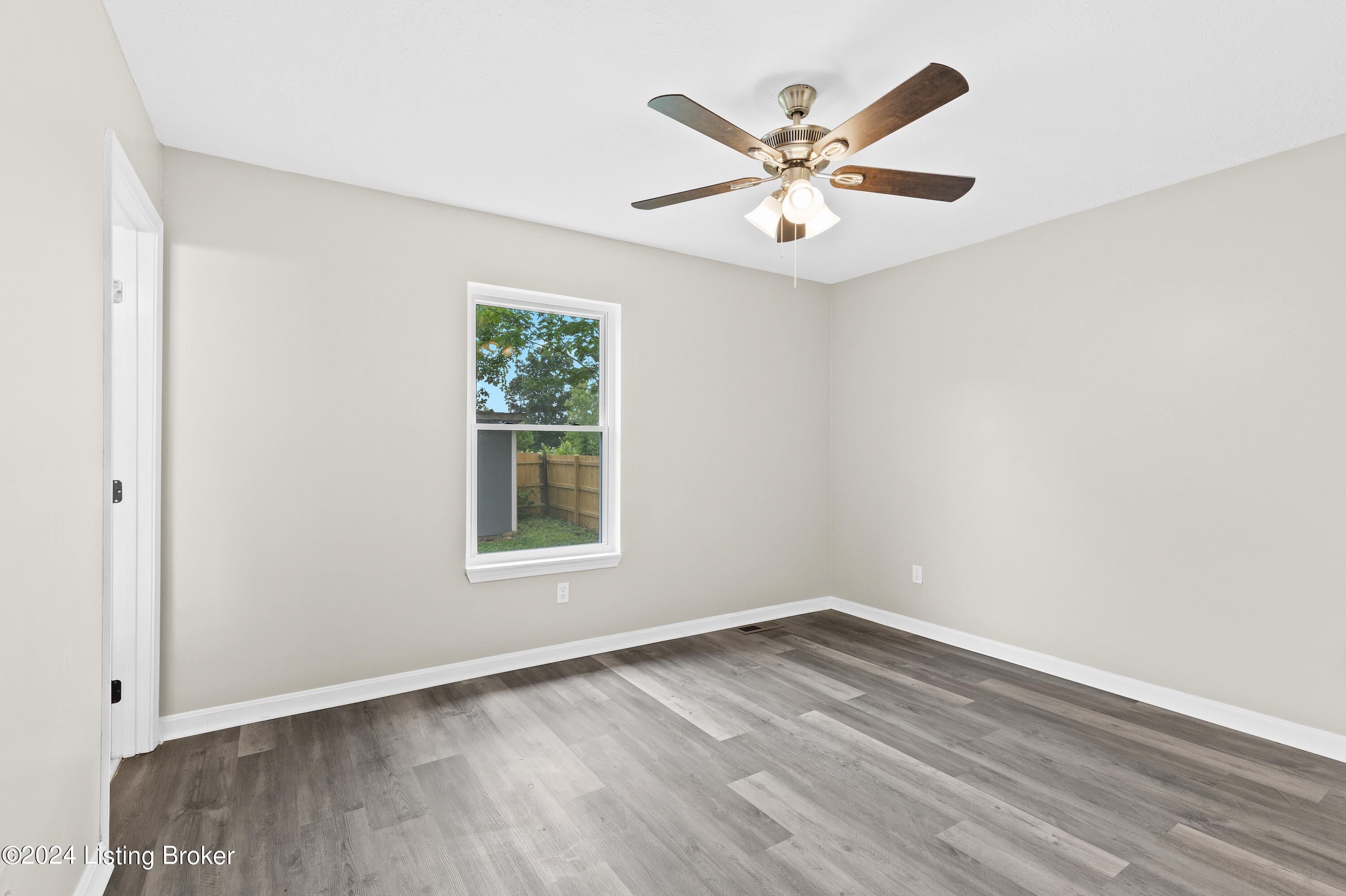 232 Howlett Dr