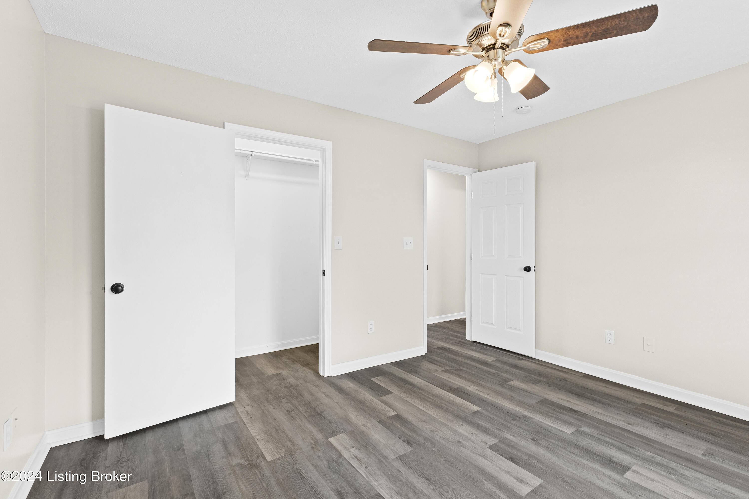 232 Howlett Dr