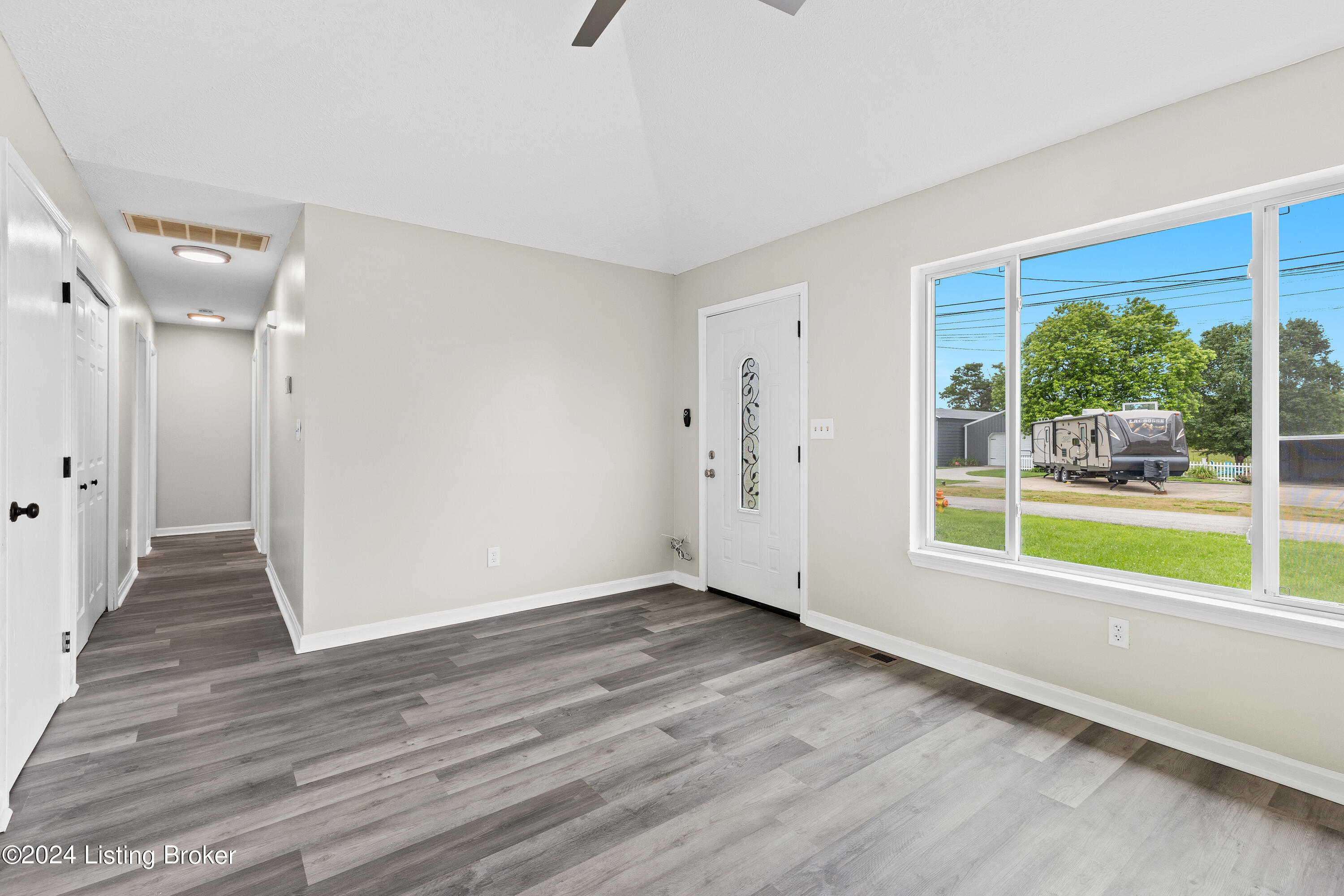 232 Howlett Dr