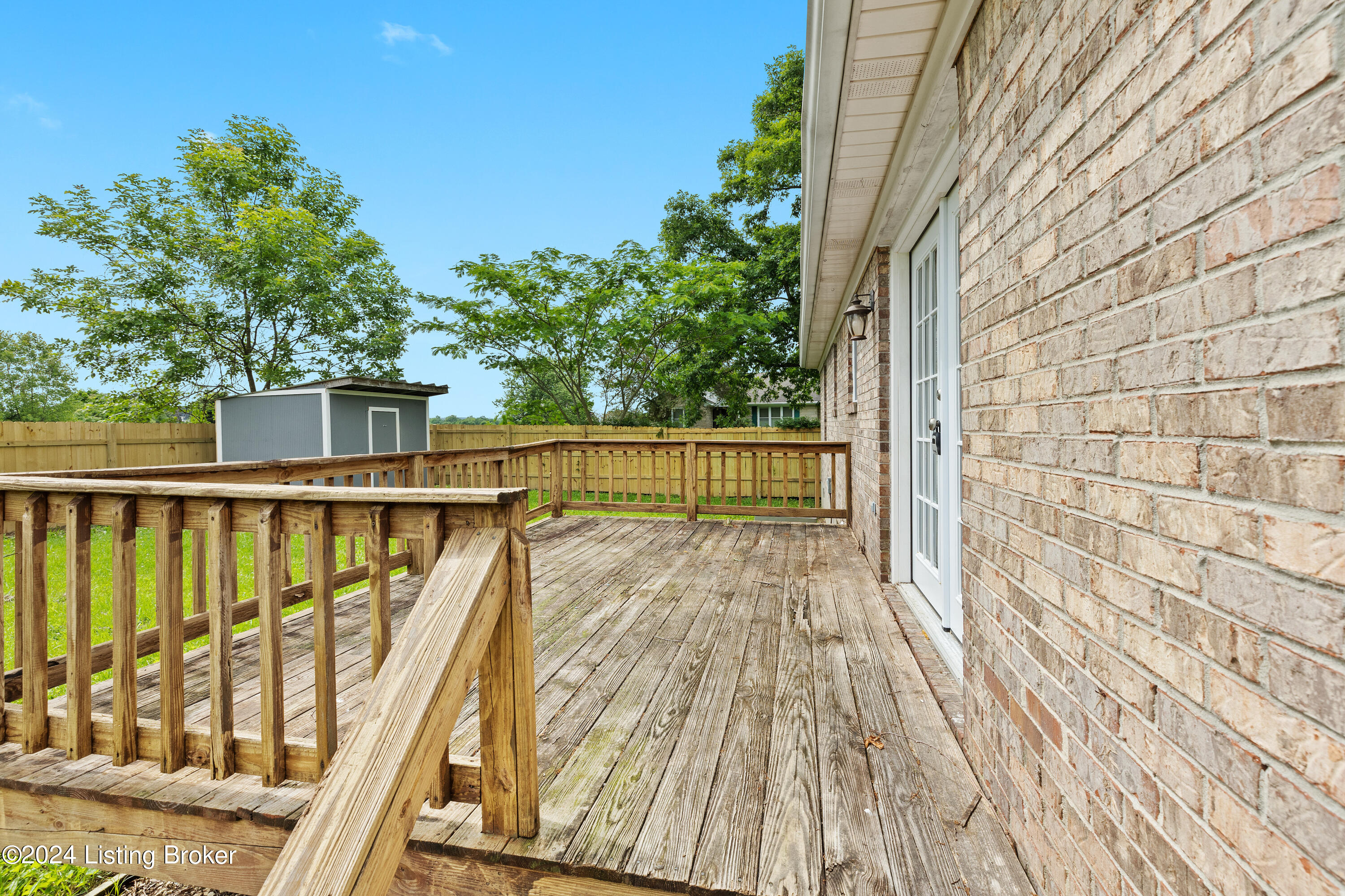 232 Howlett Dr