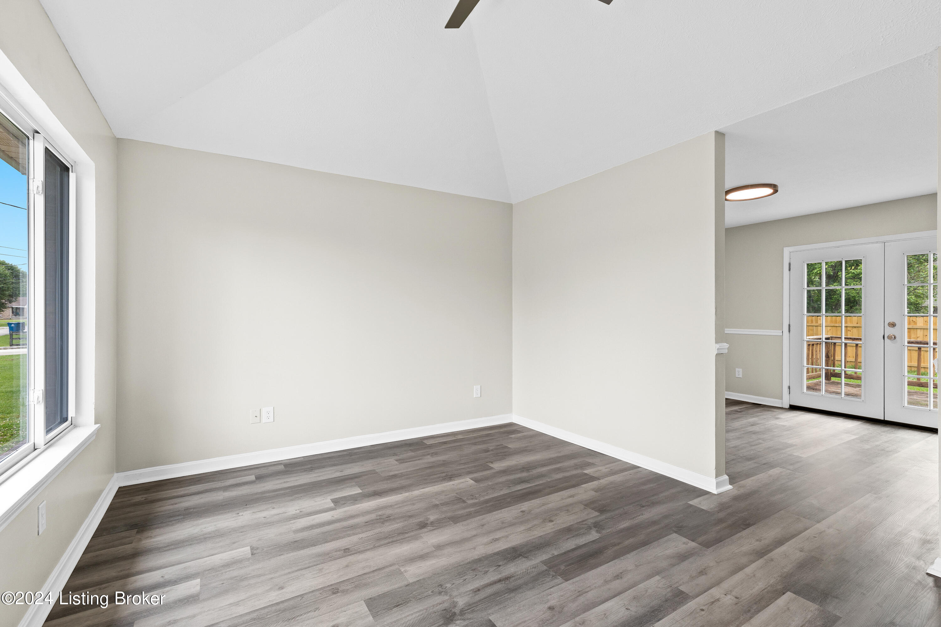 232 Howlett Dr