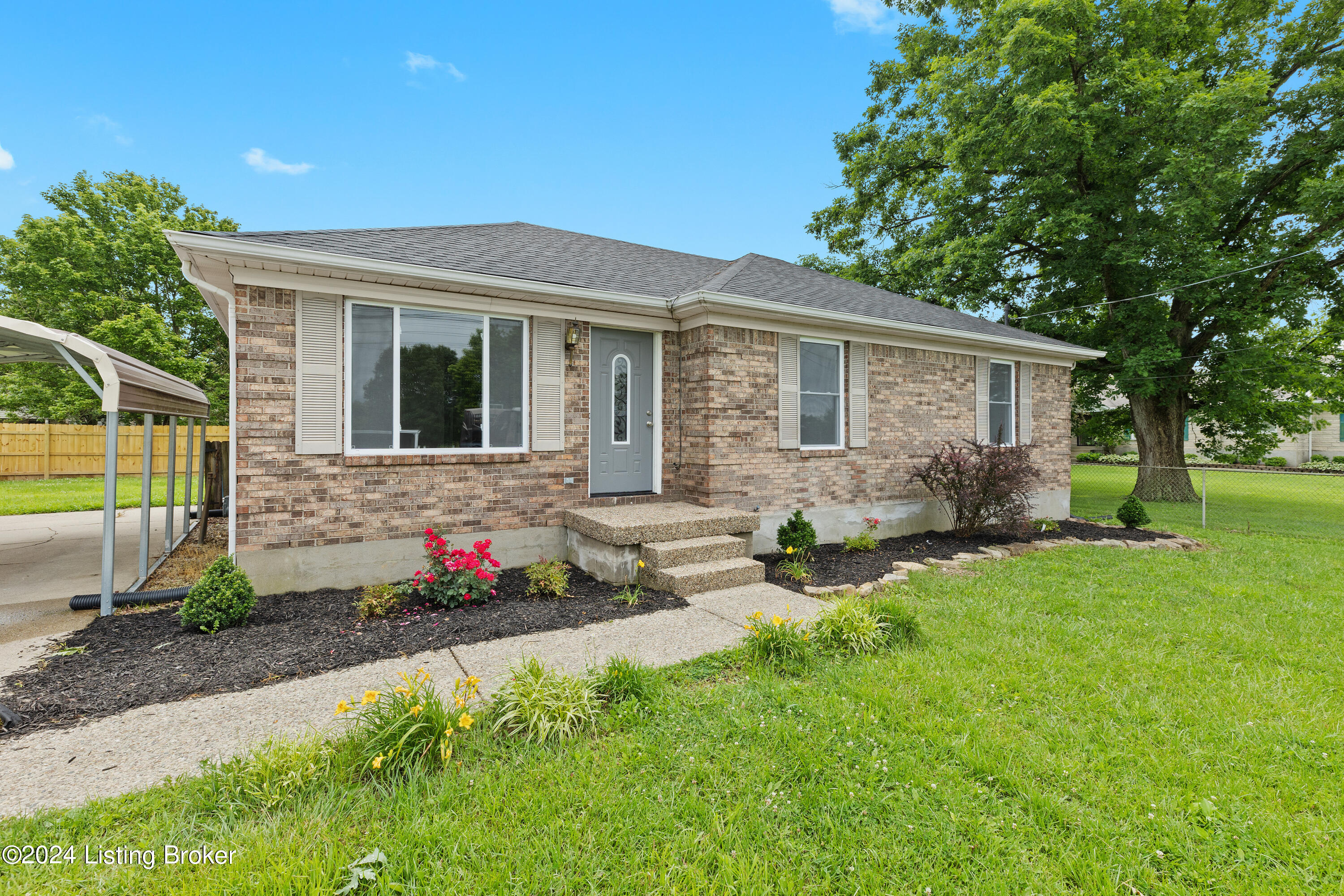 232 Howlett Dr