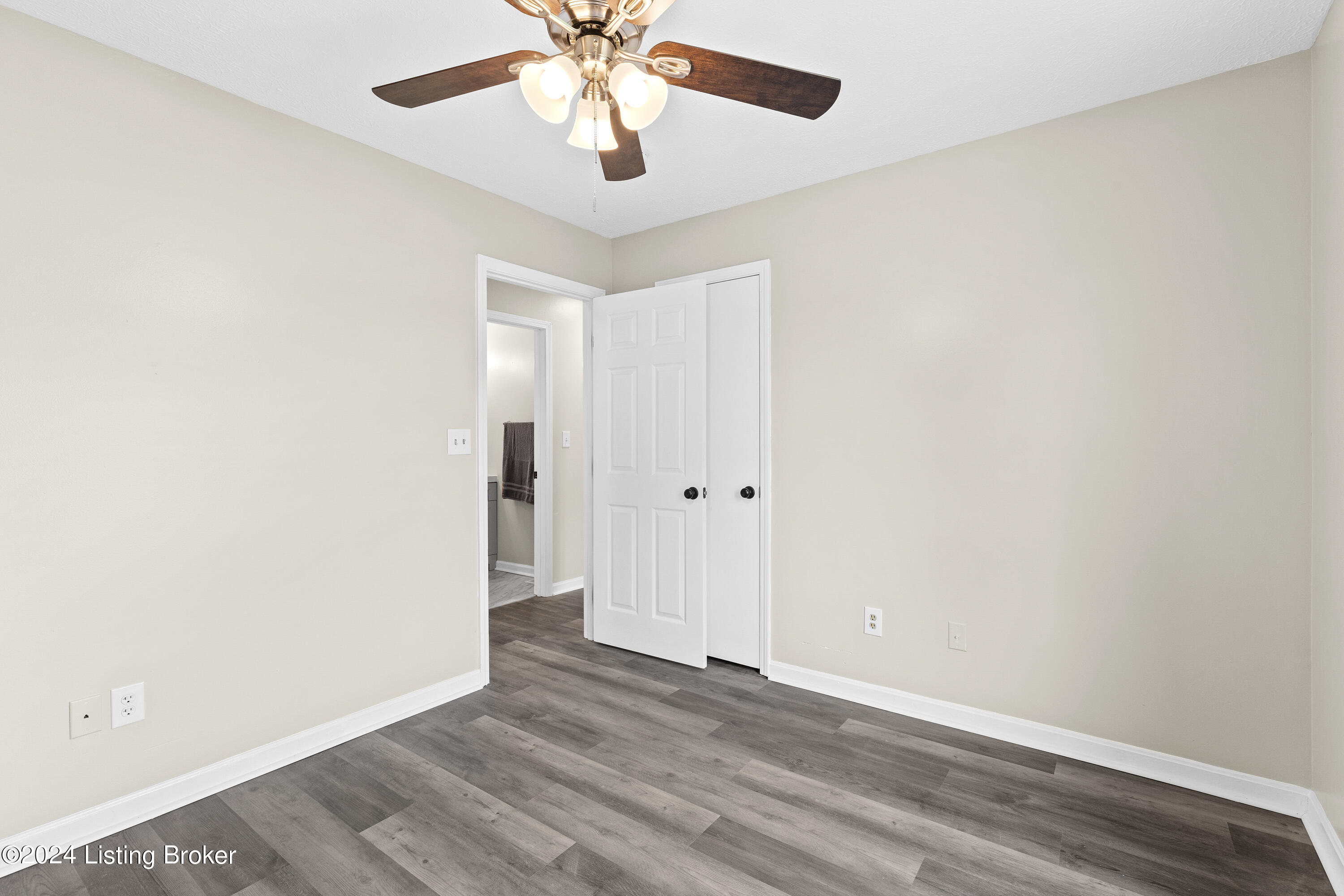 232 Howlett Dr