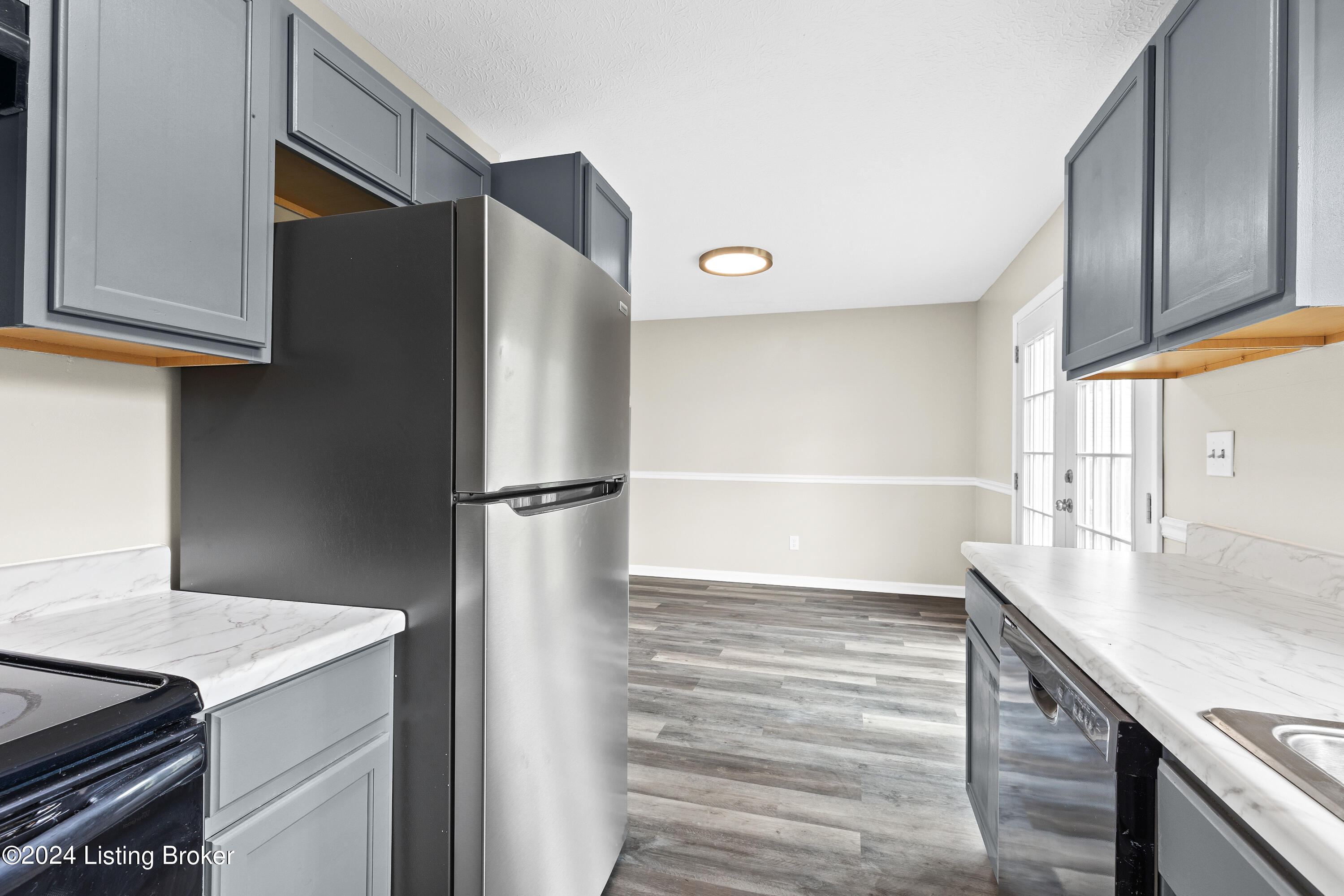 232 Howlett Dr