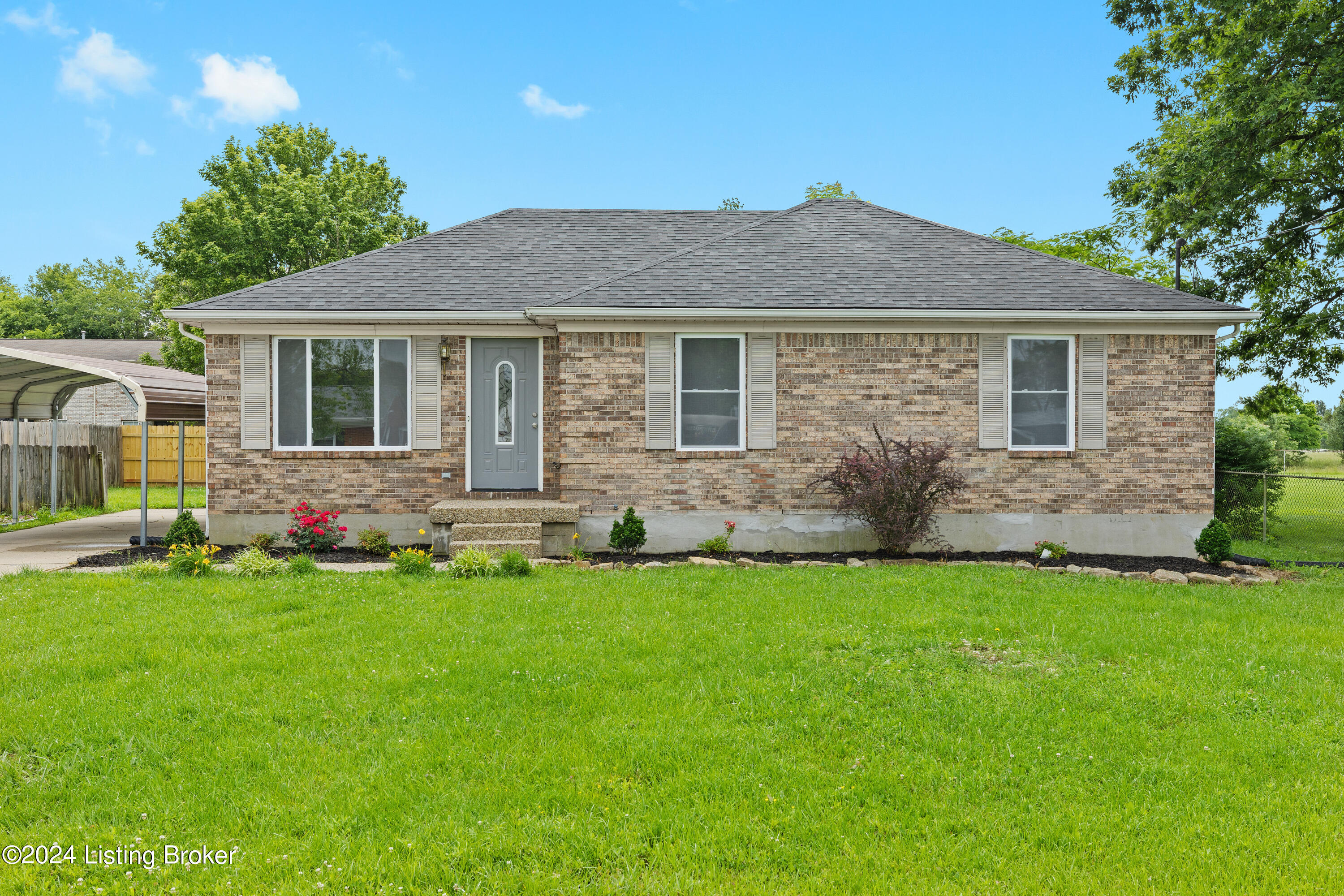 232 Howlett Dr