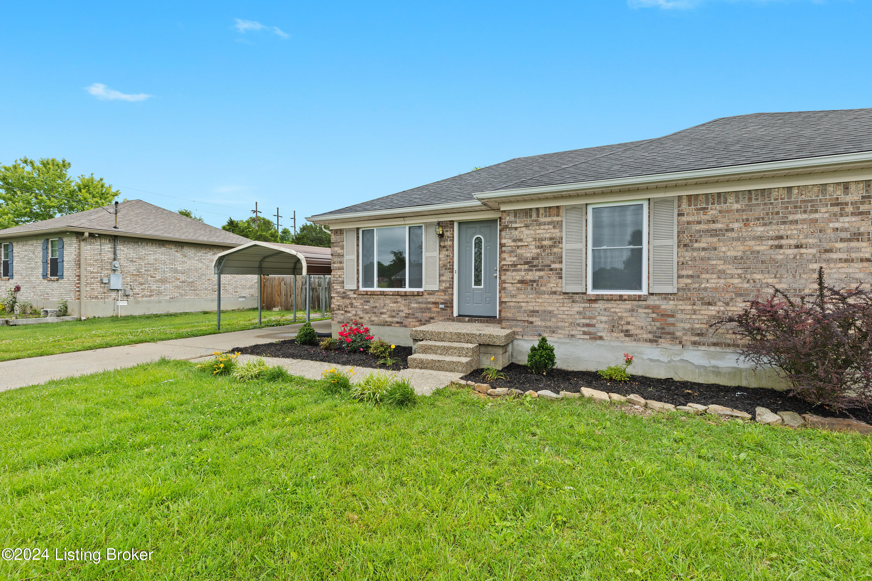 232 Howlett Dr