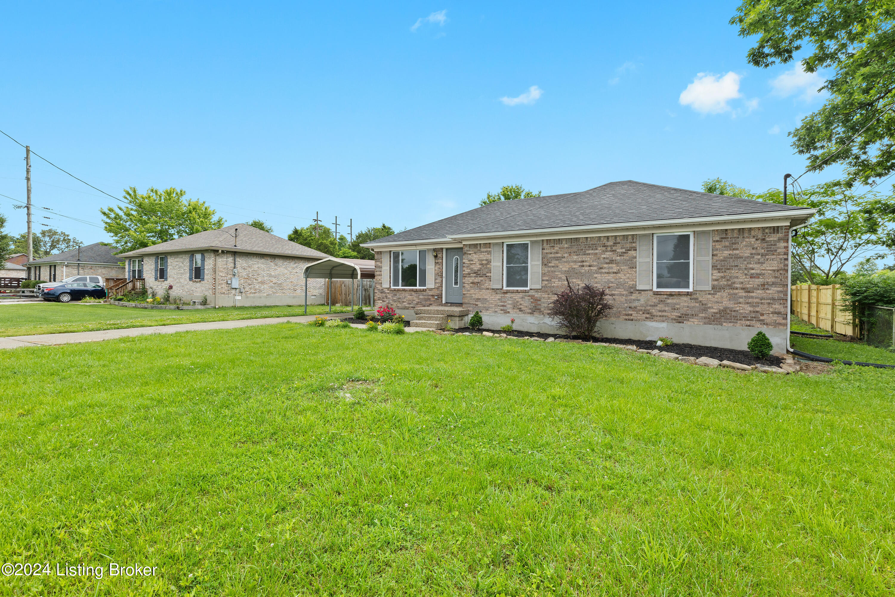 232 Howlett Dr