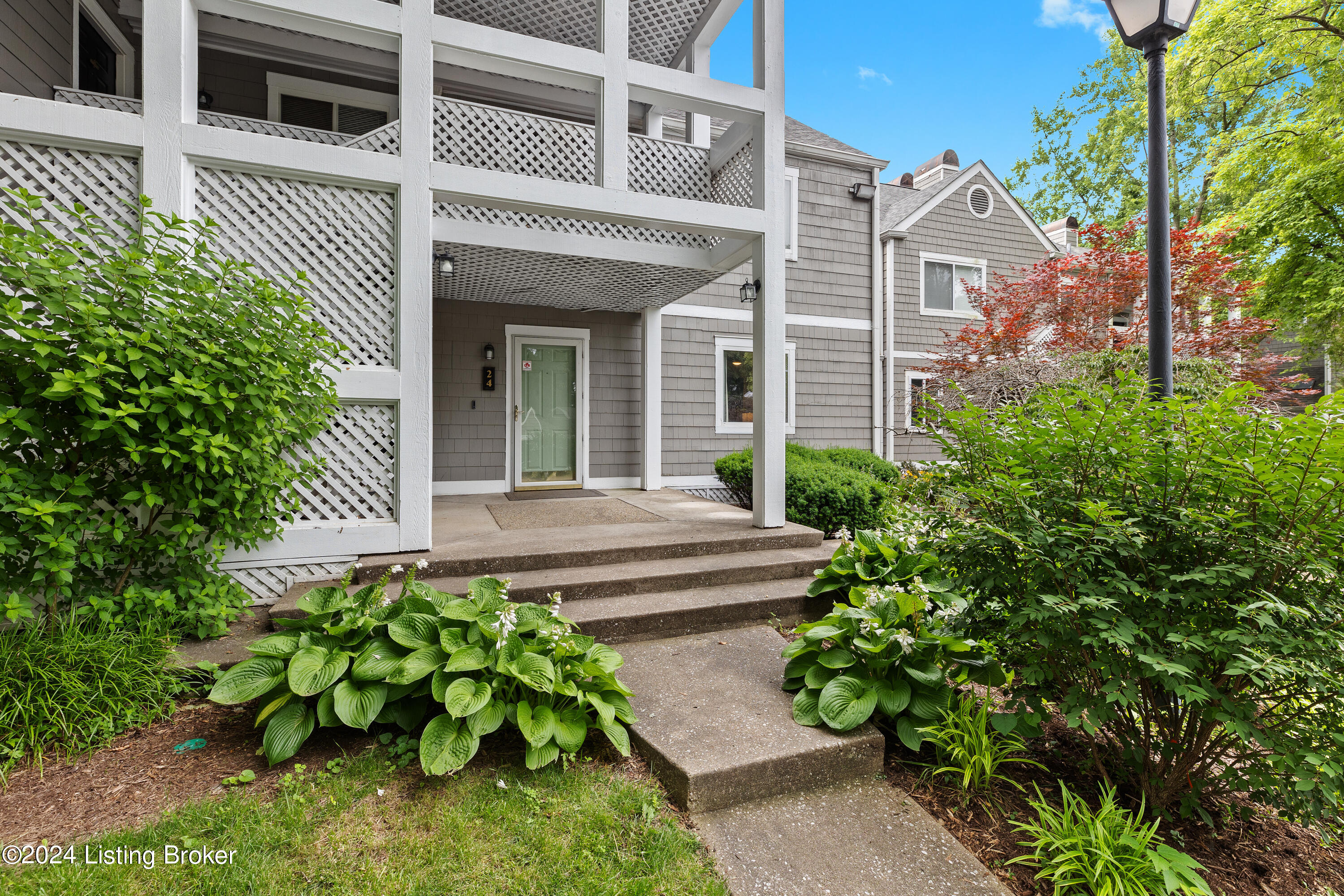 24 Lake Ave