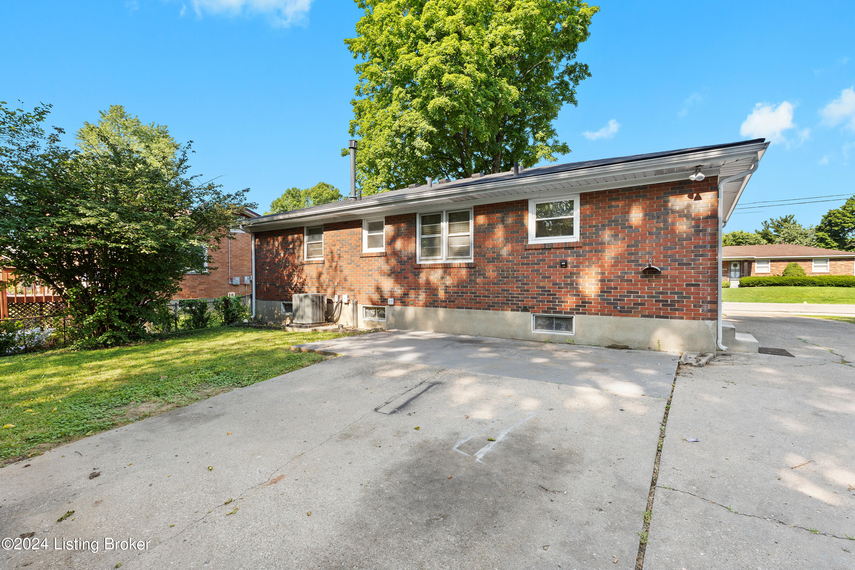 3423 Fernheather Dr