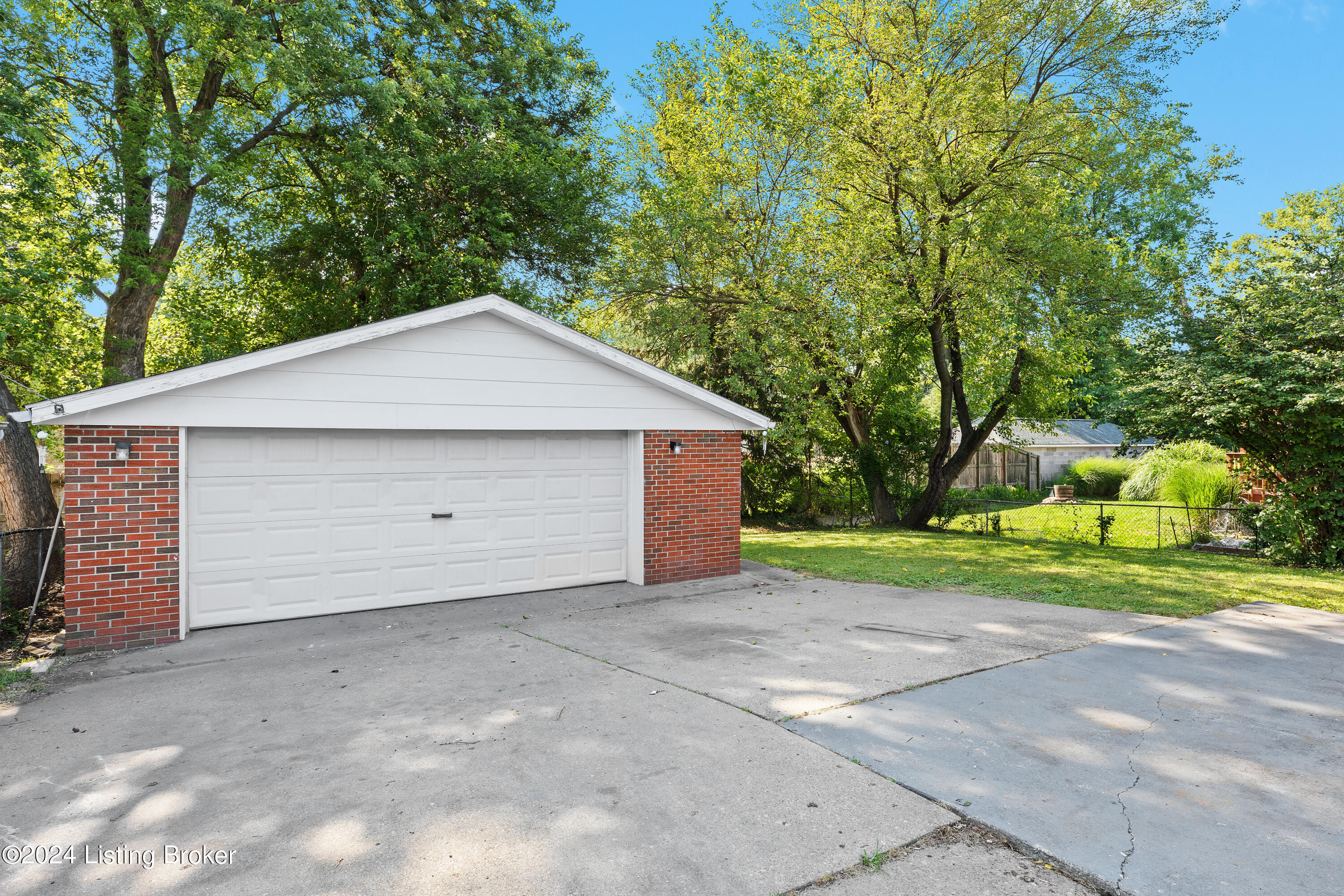 3423 Fernheather Dr
