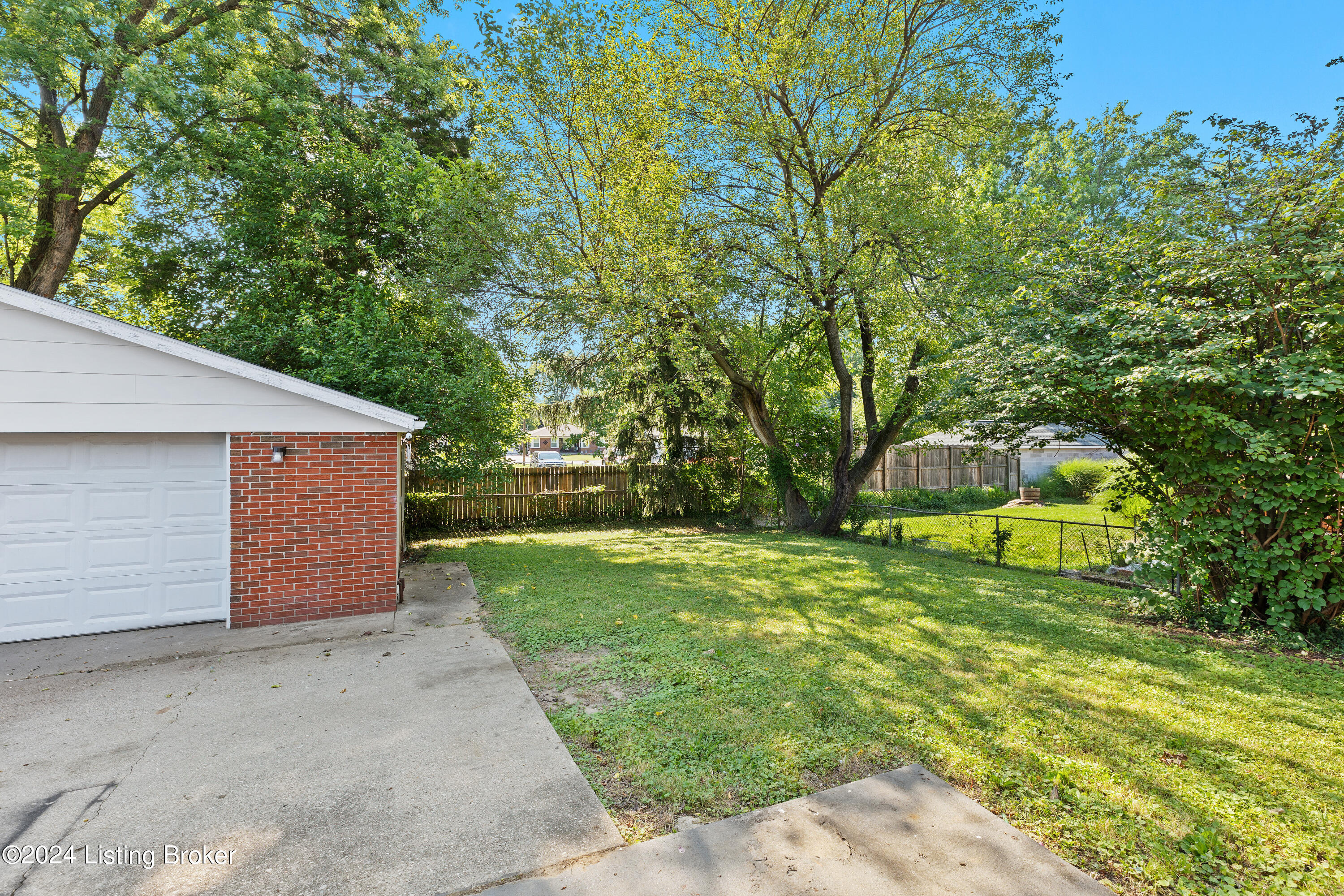 3423 Fernheather Dr