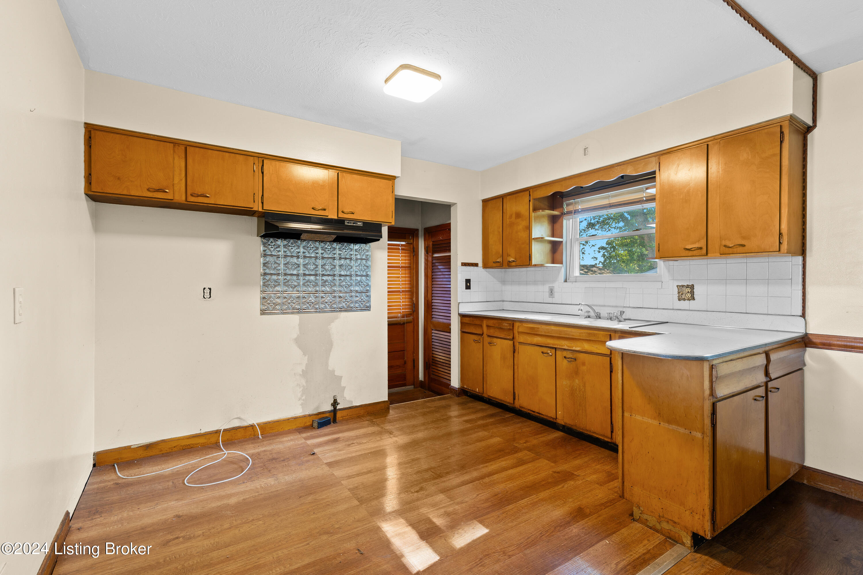 3423 Fernheather Dr