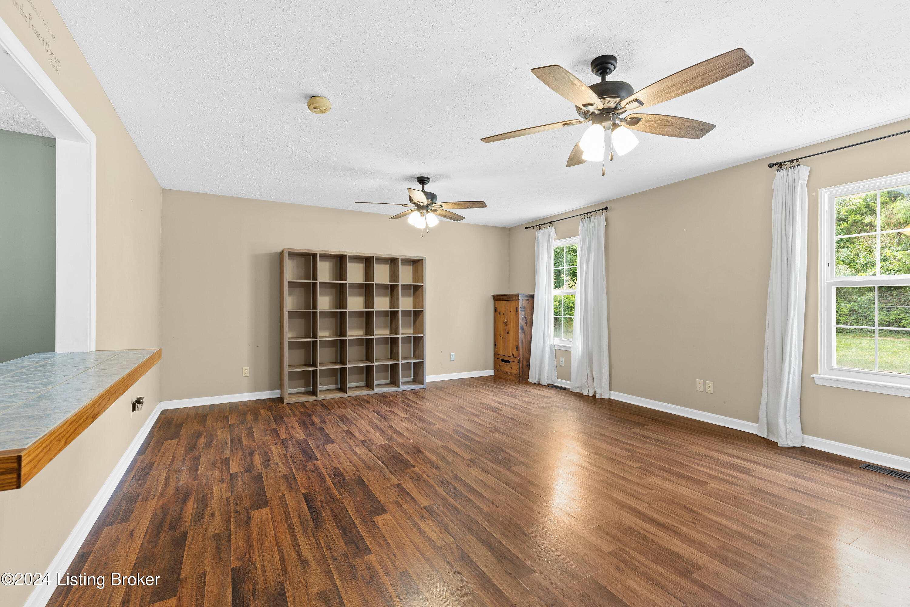 10110 Settlers Crest Ln
