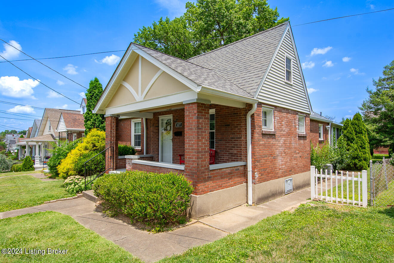 1277 Lydia St
