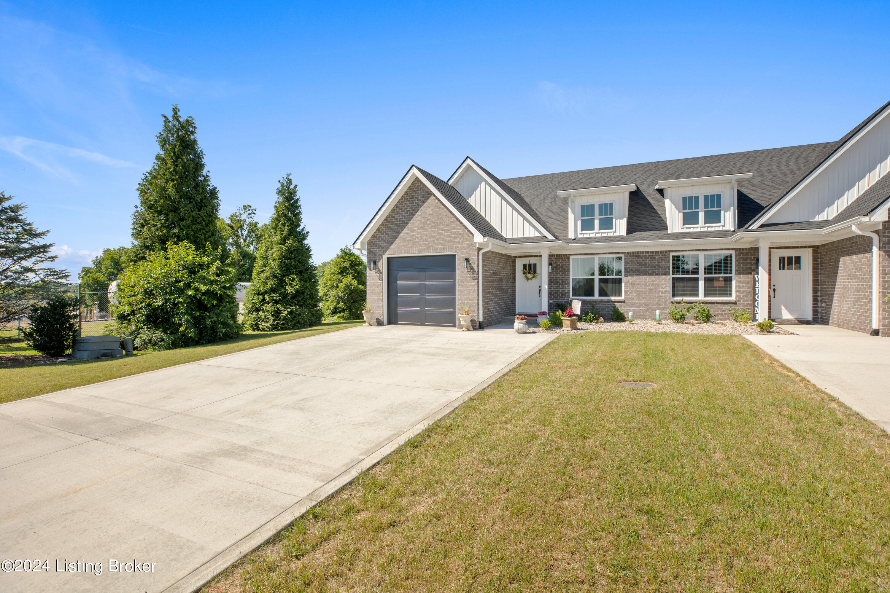 1004 Ray Wimsett Blvd, A