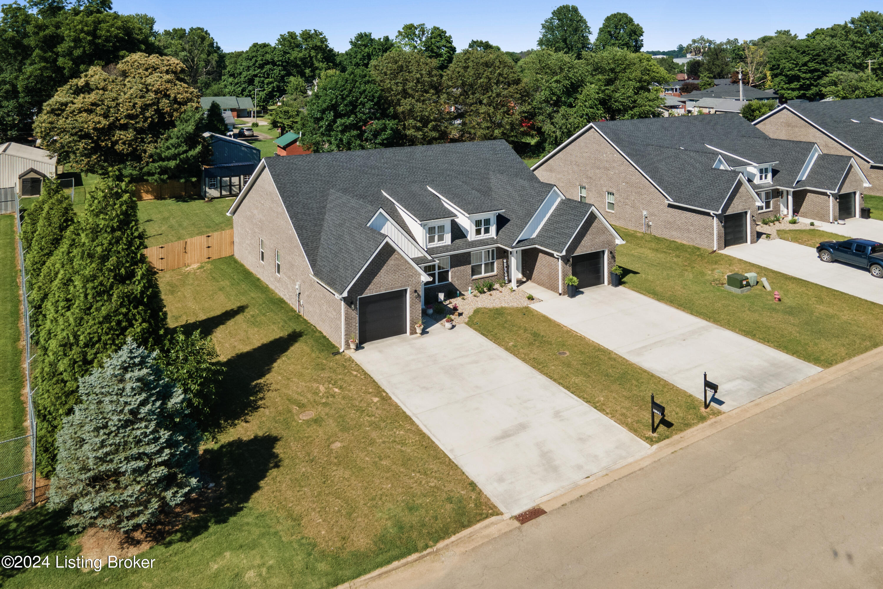 1004 Ray Wimsett Blvd, A