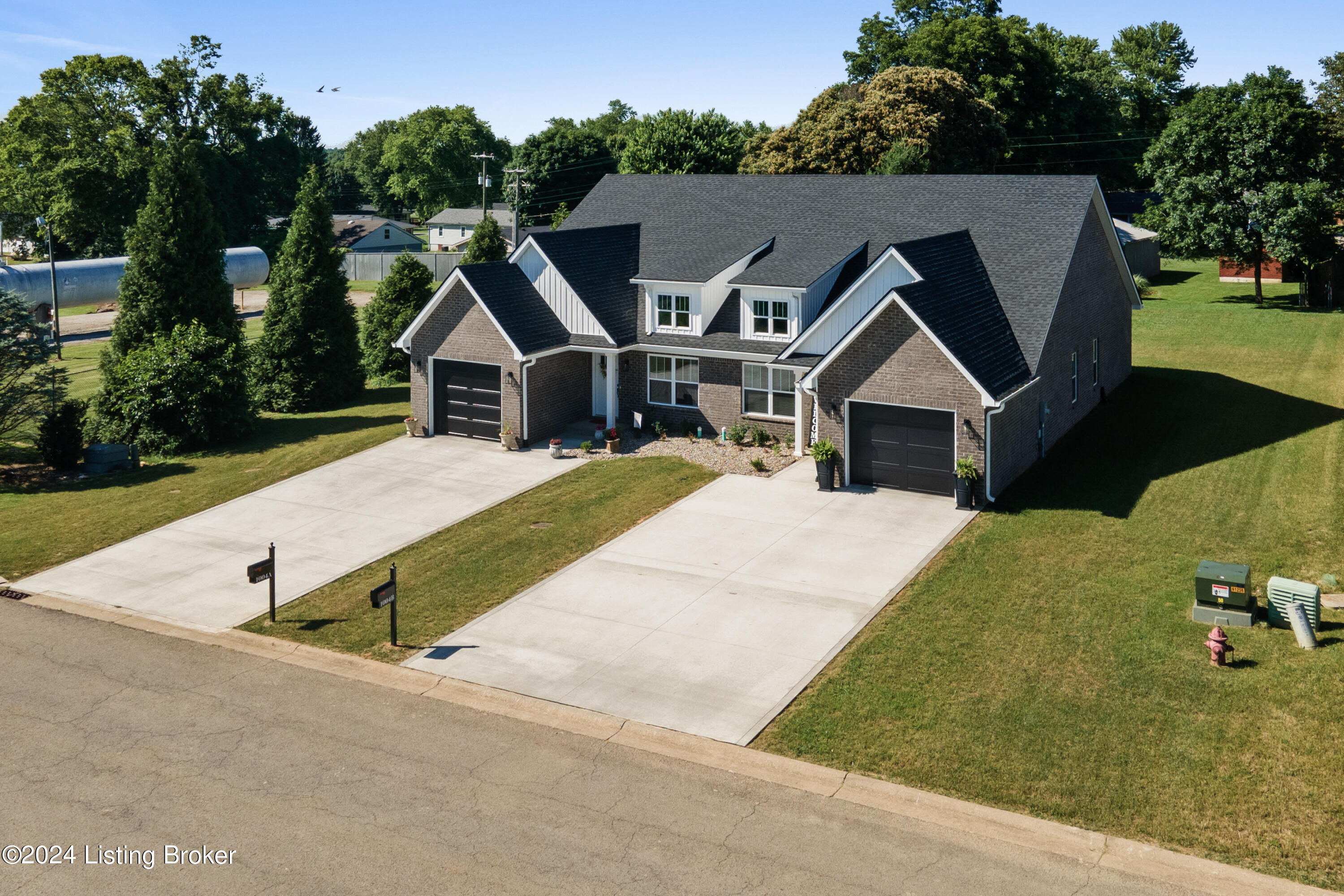 1004 Ray Wimsett Blvd, A