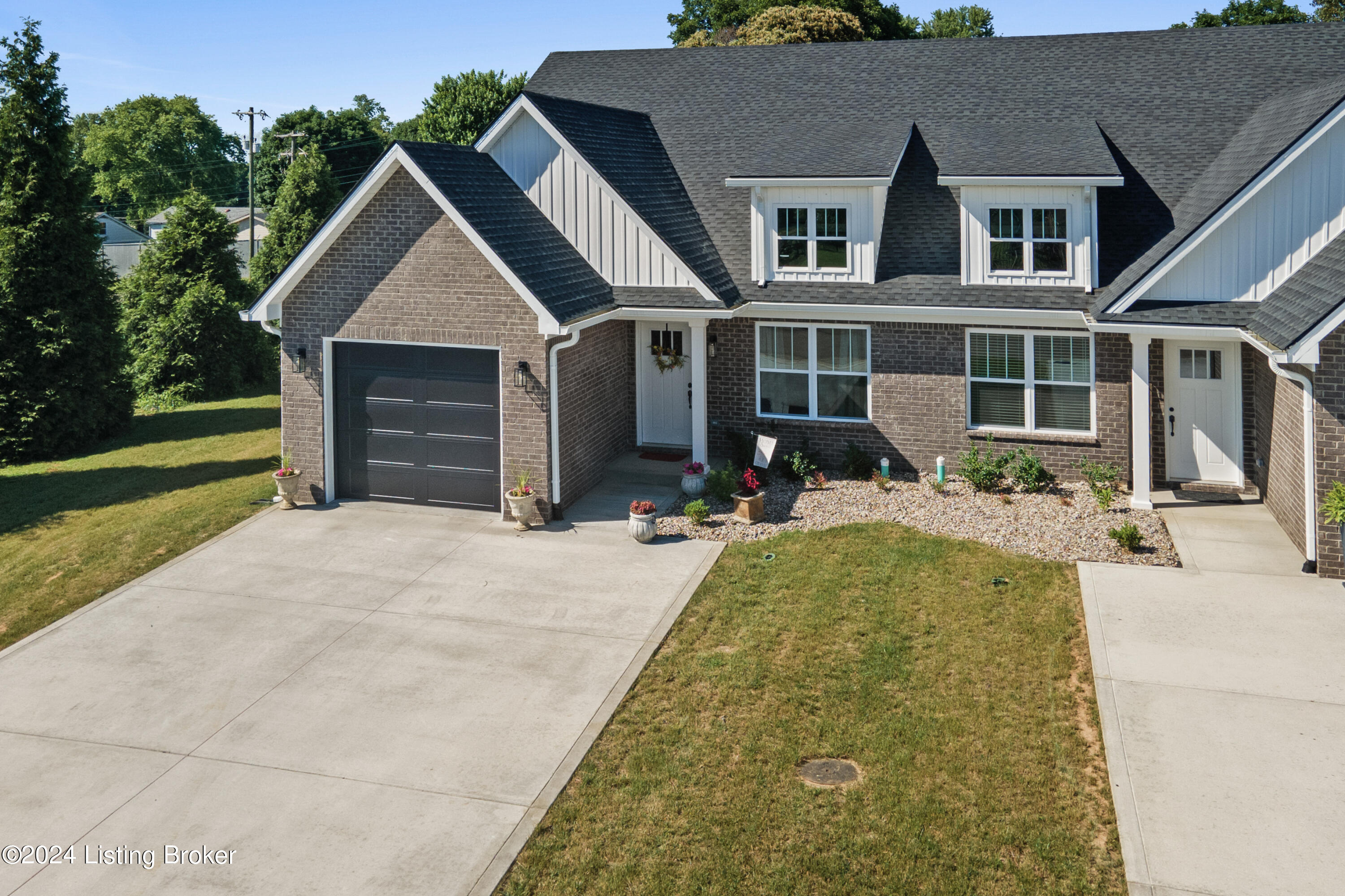 1004 Ray Wimsett Blvd, A