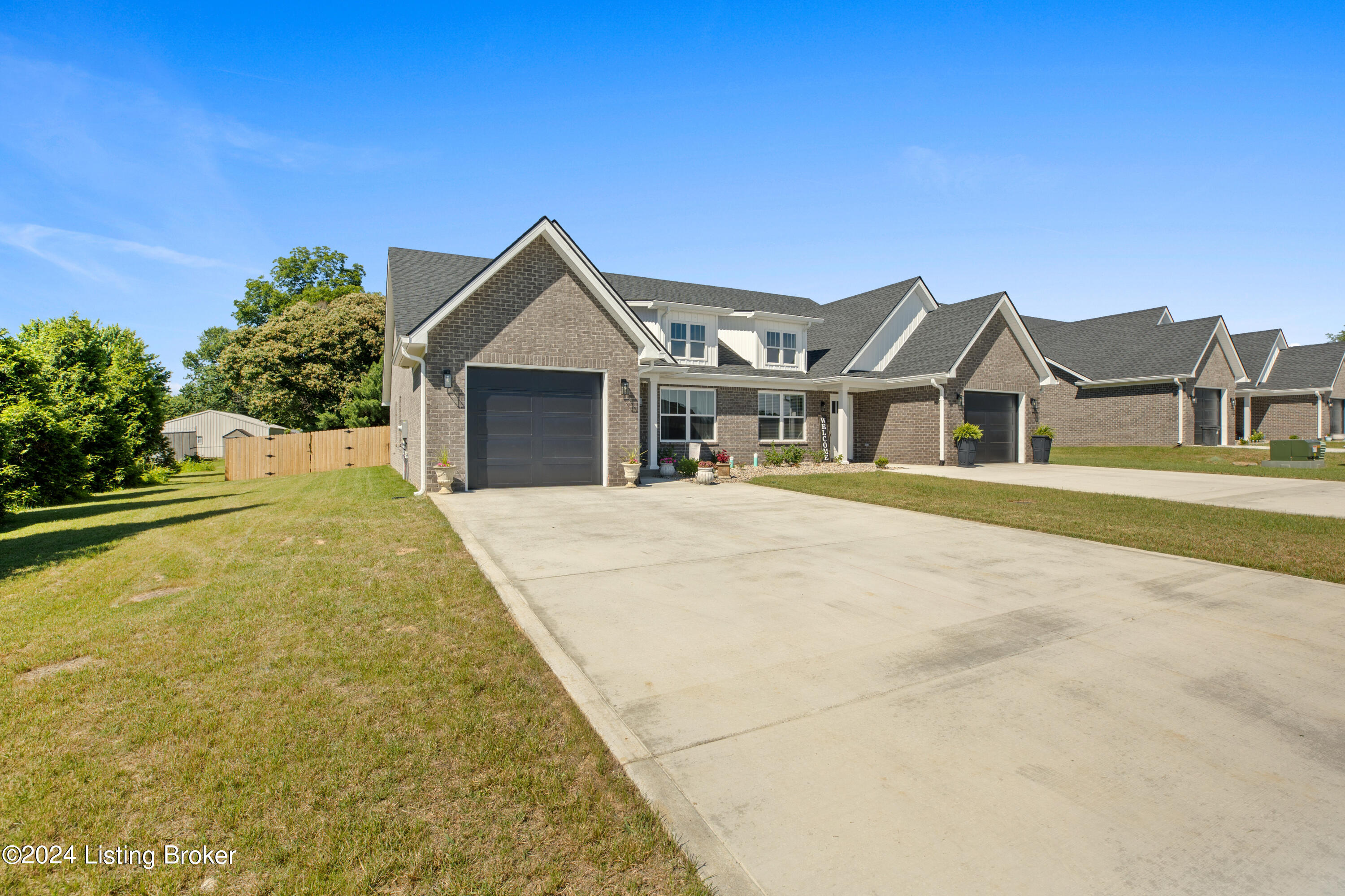 1004 Ray Wimsett Blvd, A