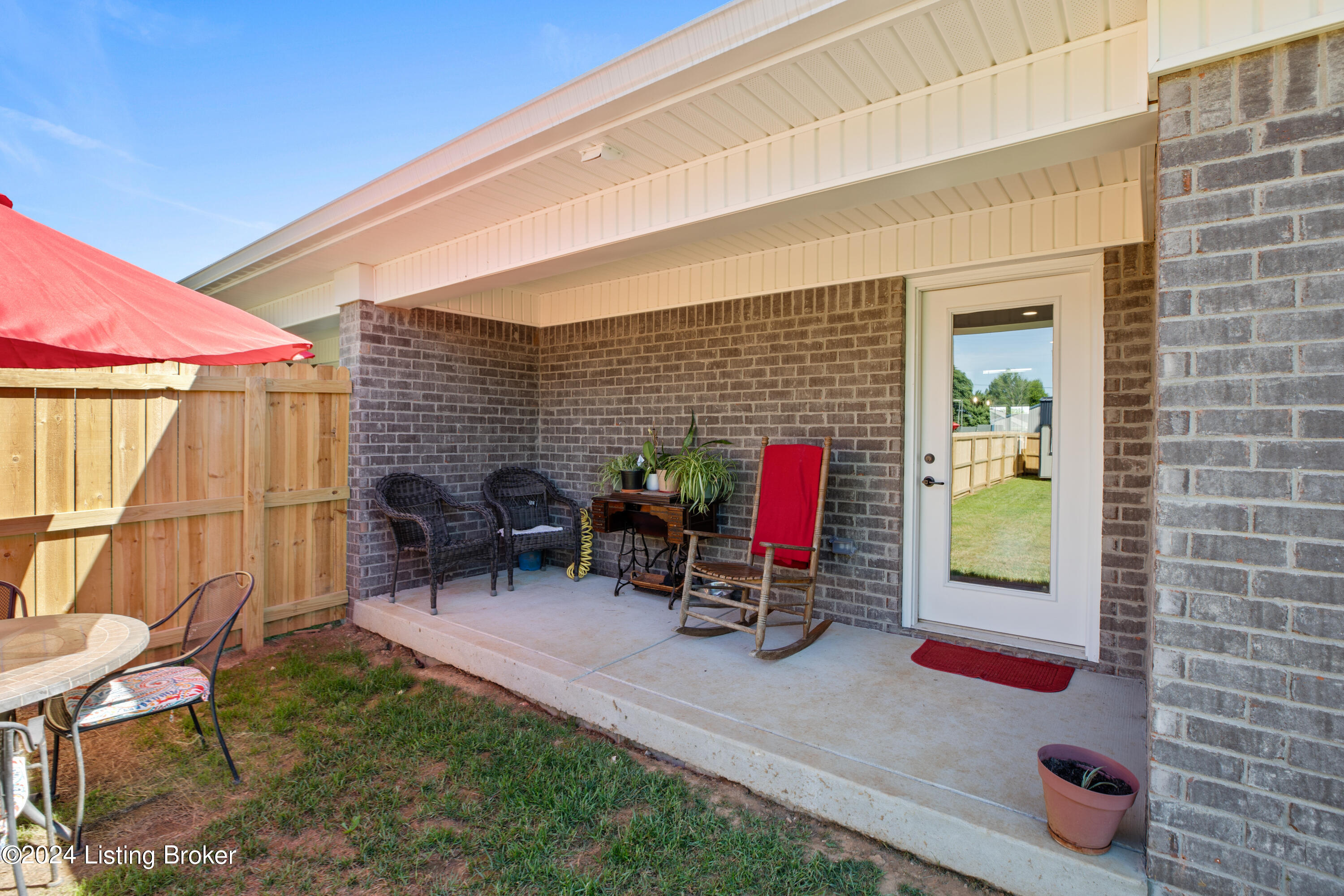 1004 Ray Wimsett Blvd, A