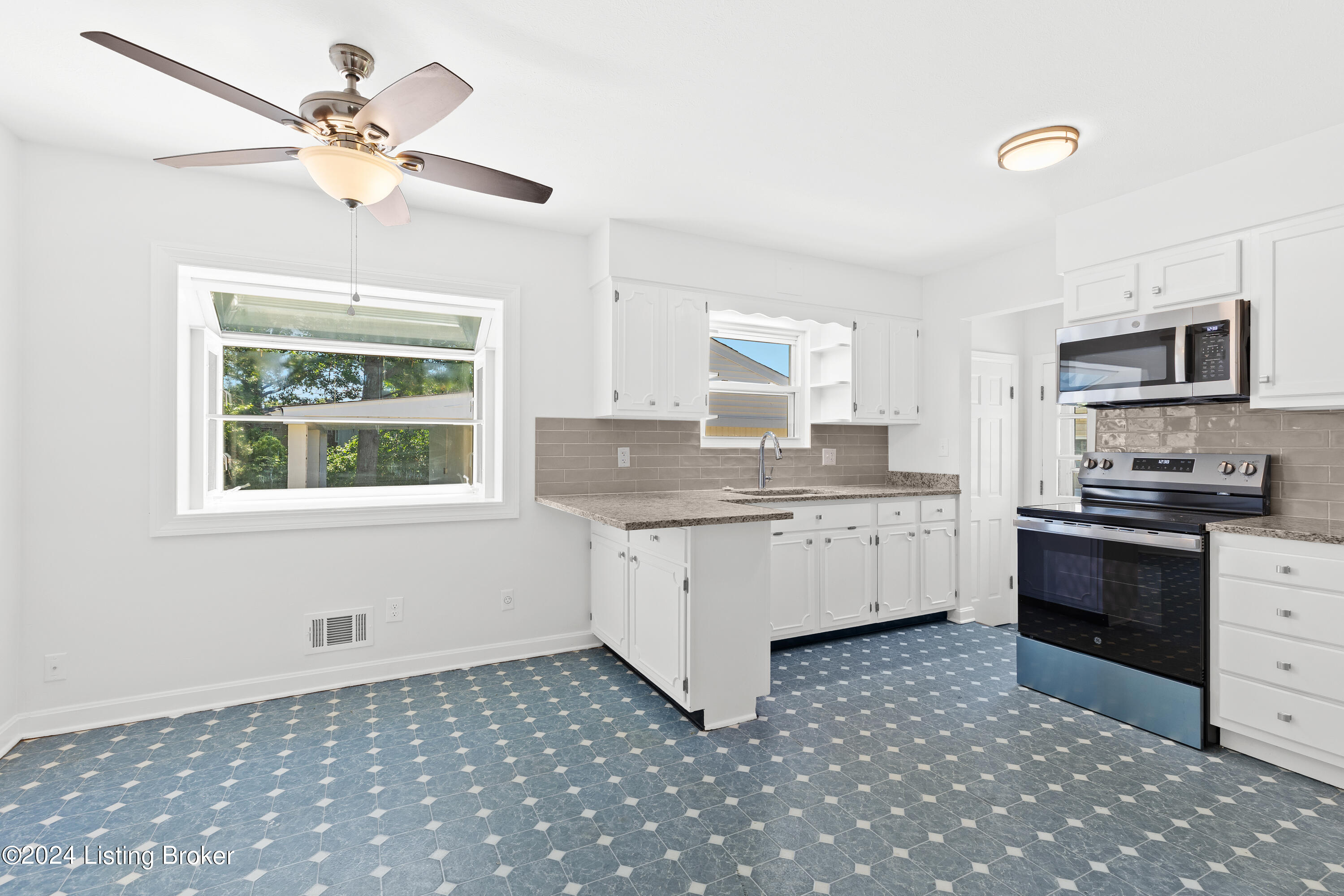 3455 Heatherfield Dr