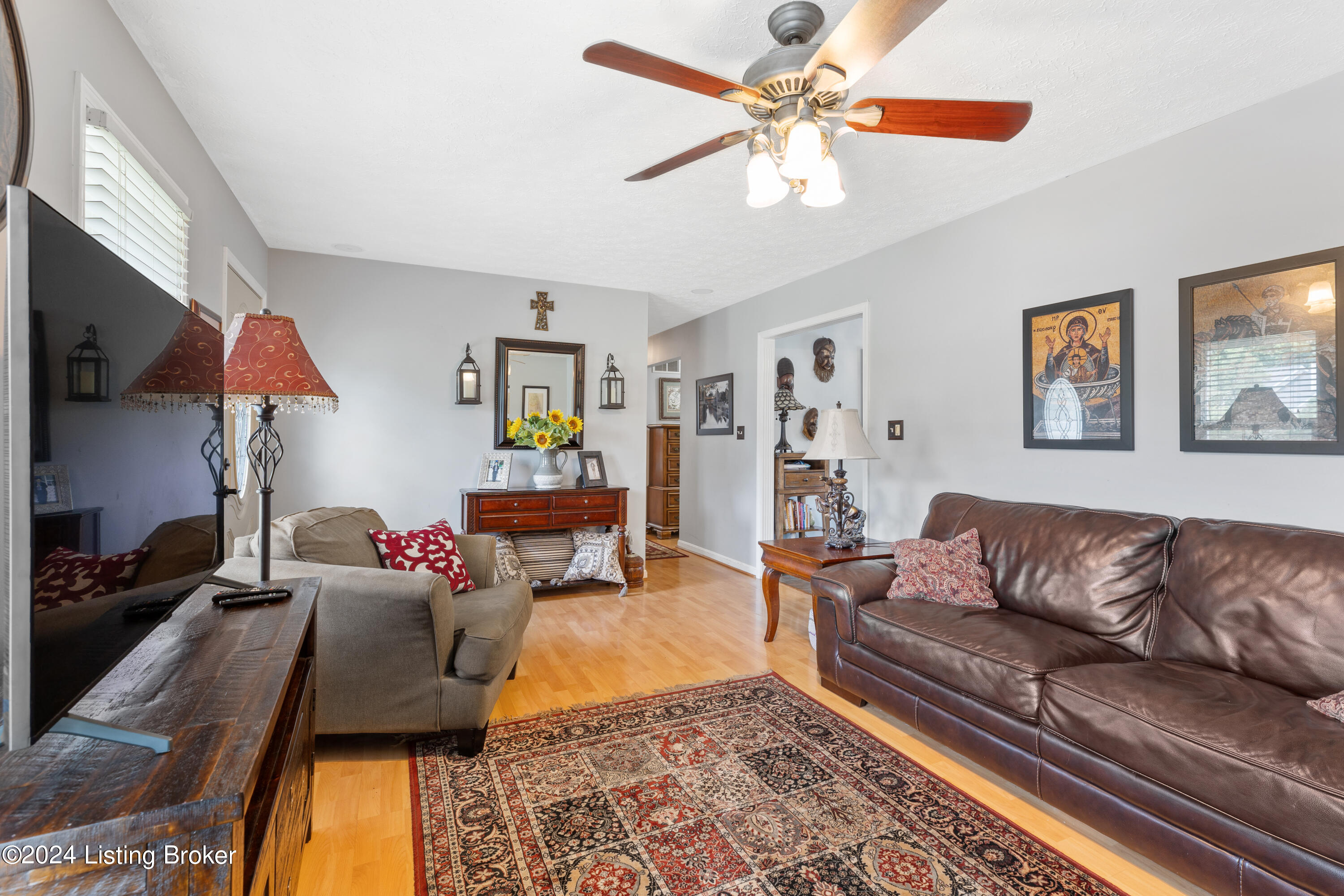 5210 Manor Dr