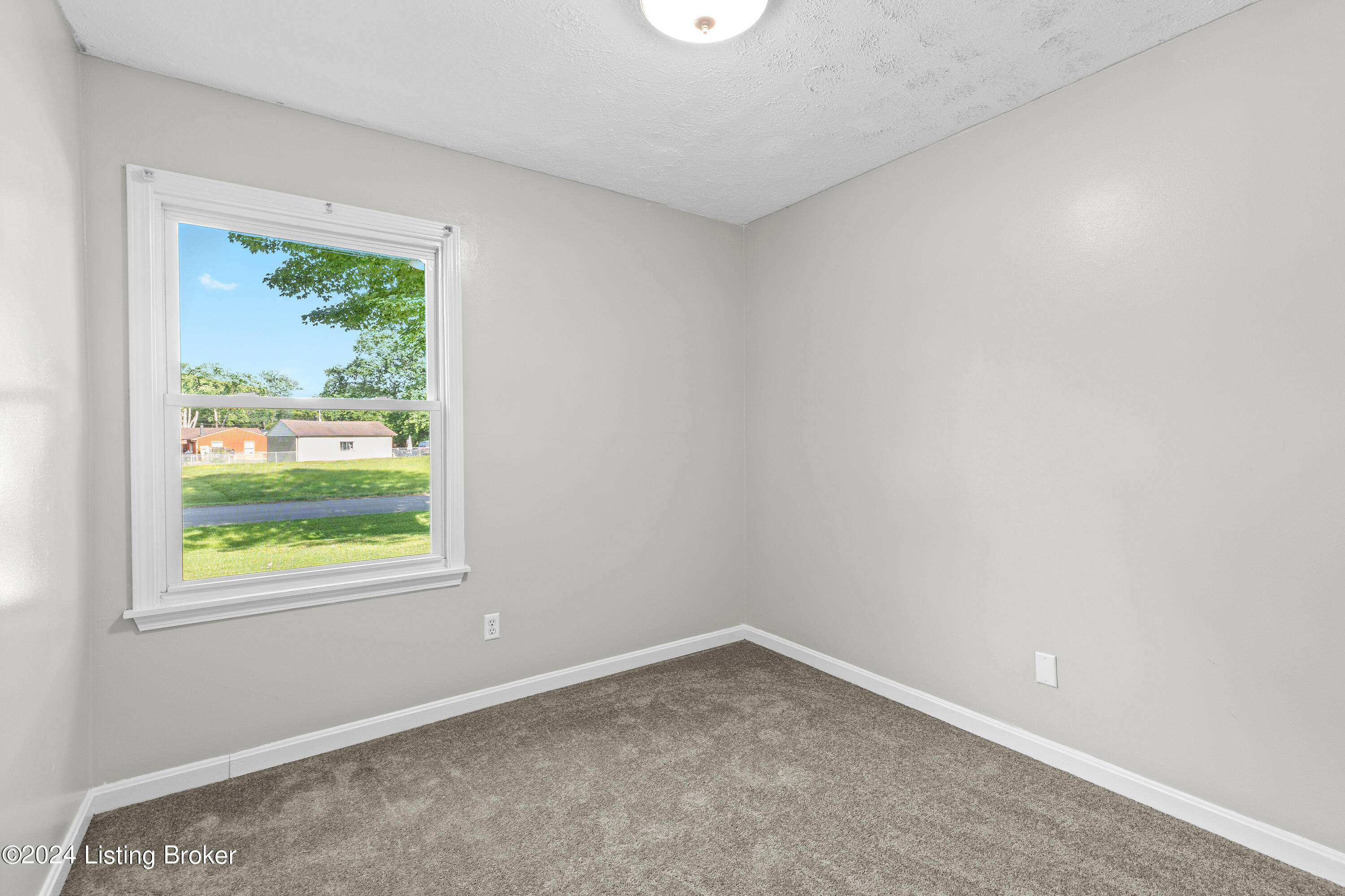 10401 Tarrytowne Dr