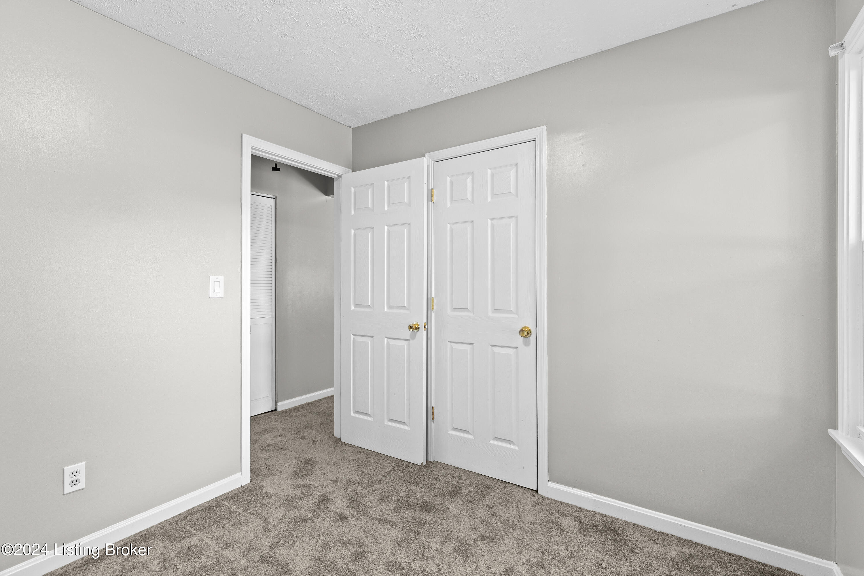 10401 Tarrytowne Dr