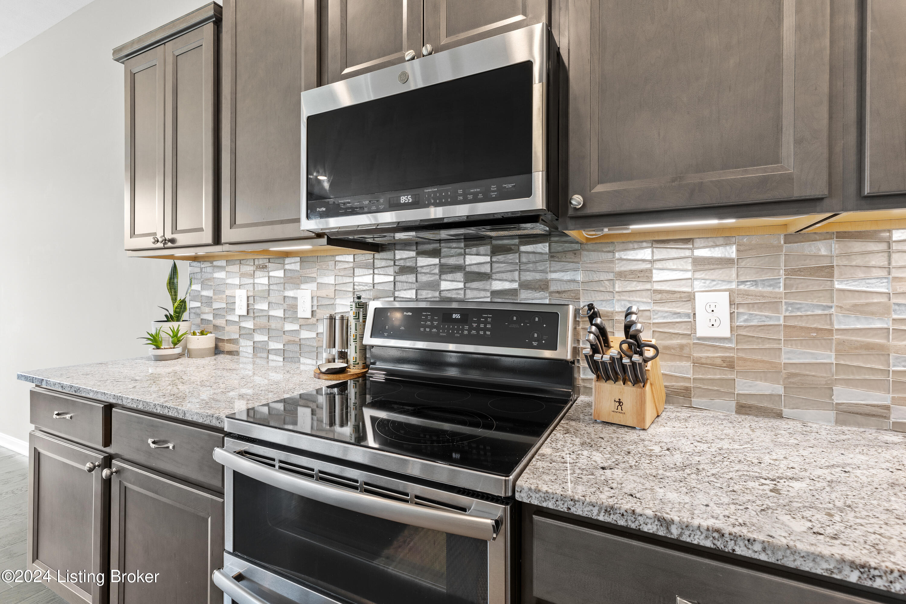 15919 Long Meadow Way