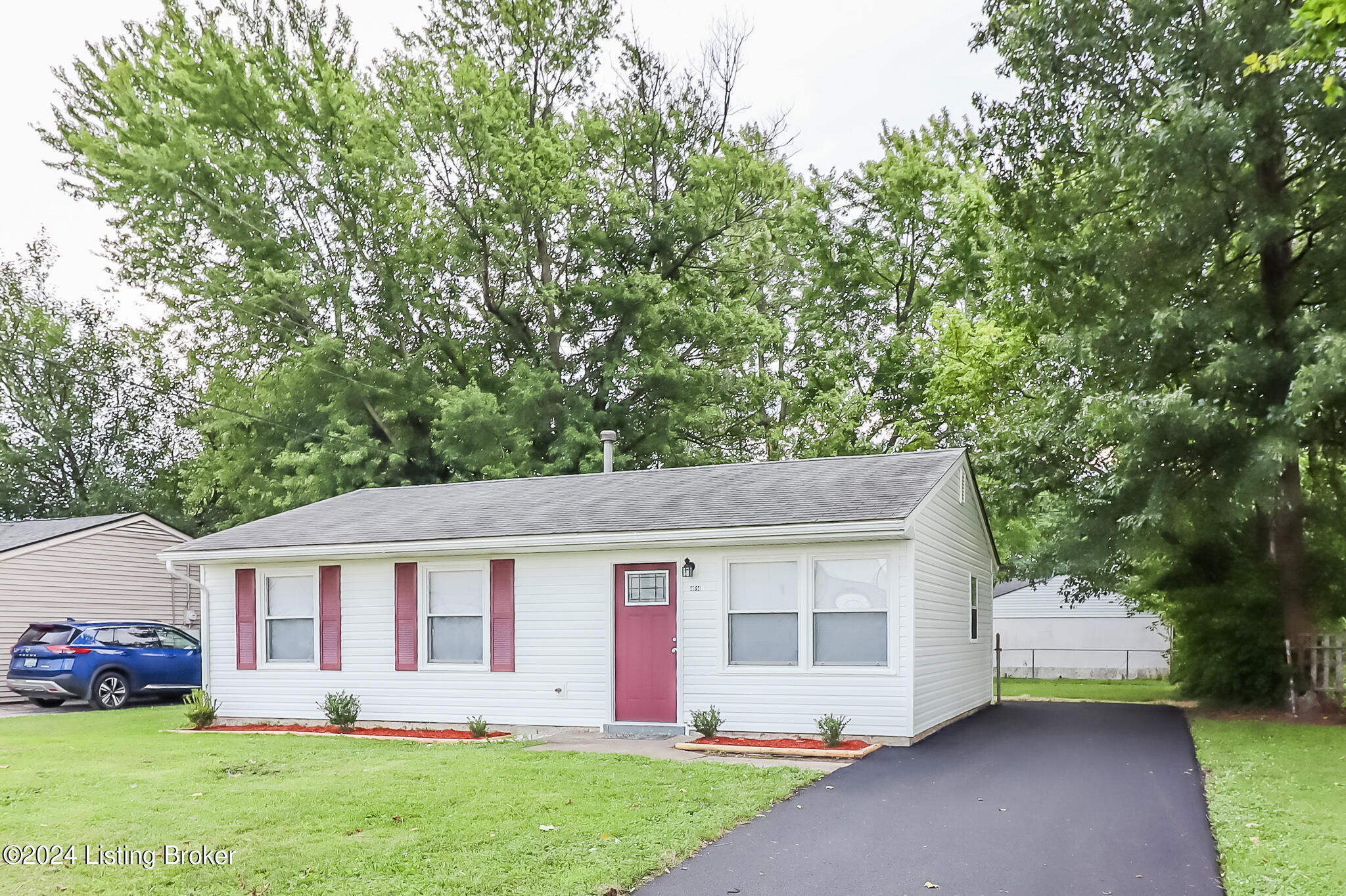 4614 E Indian Trail