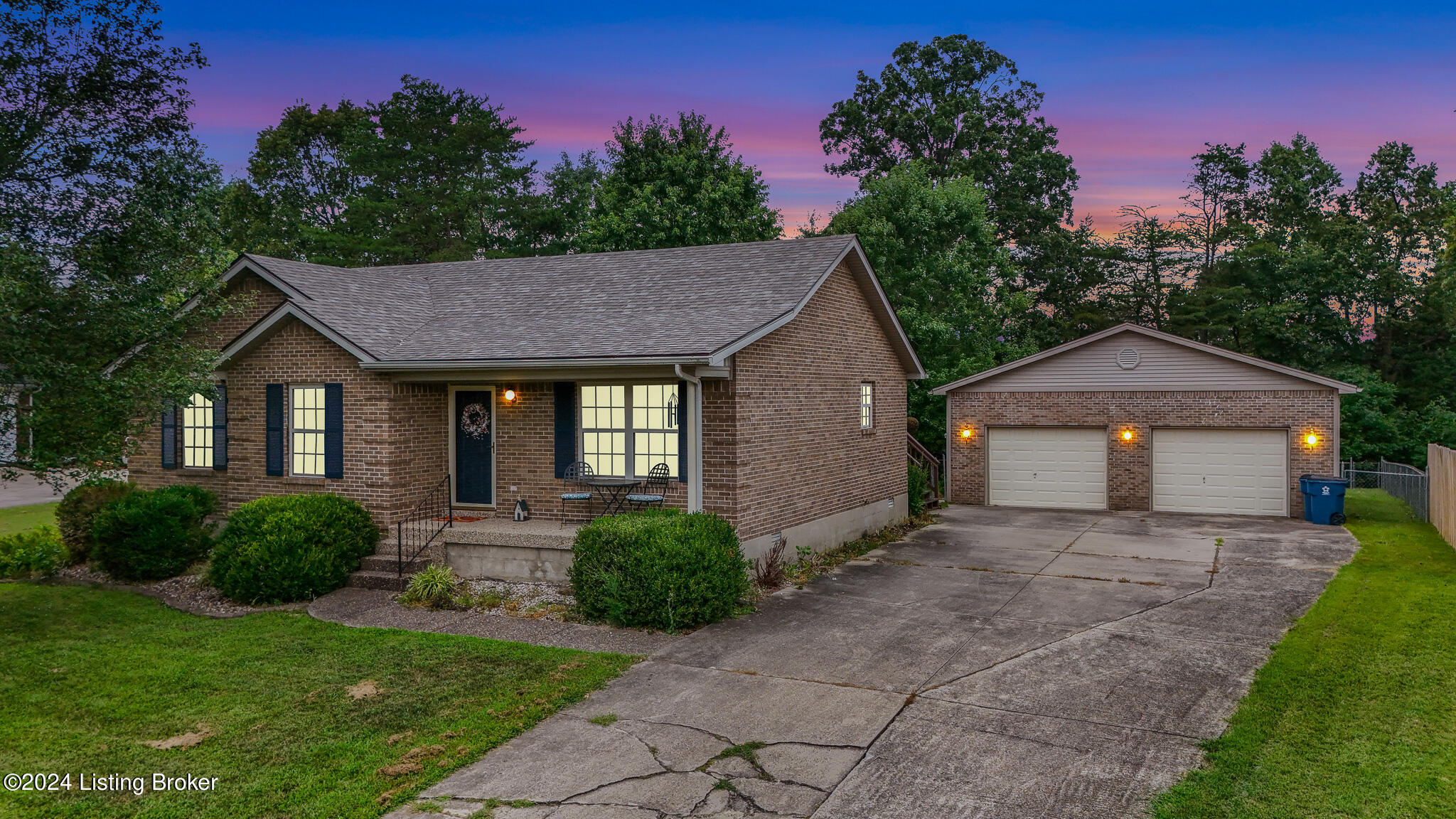 657 River Oaks Dr