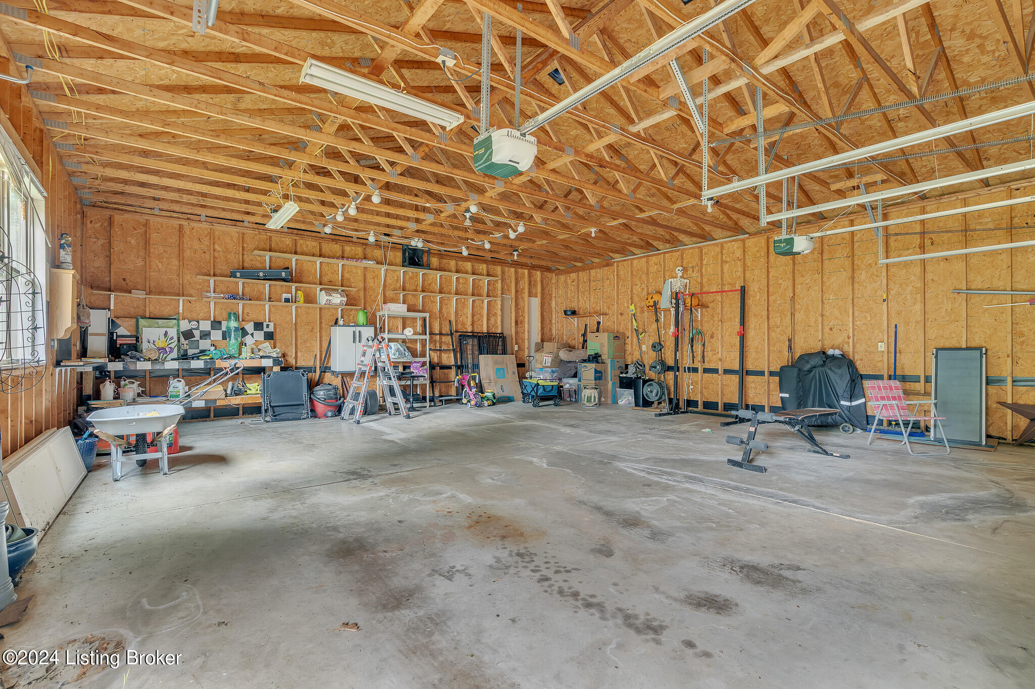 657 River Oaks Dr