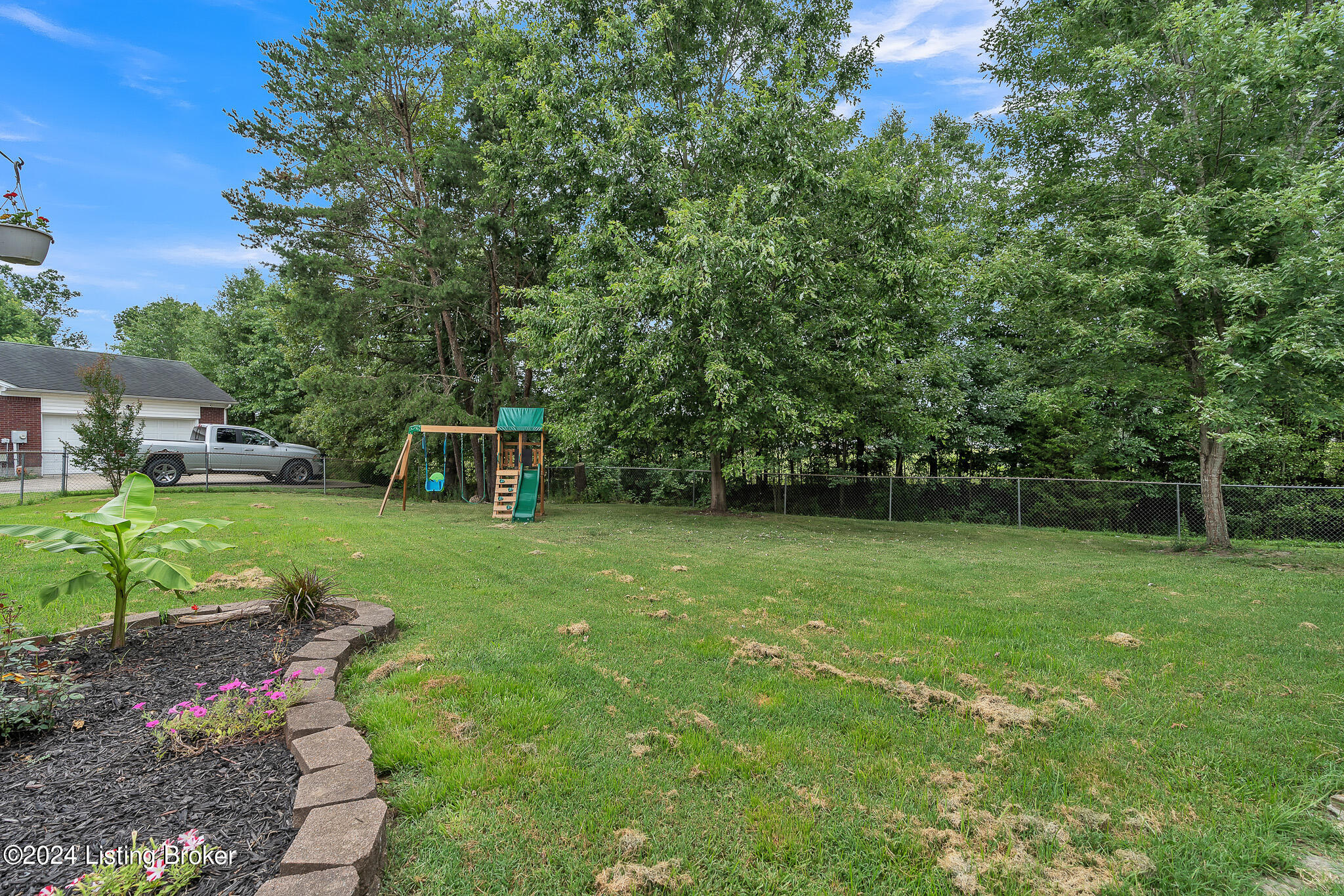 657 River Oaks Dr