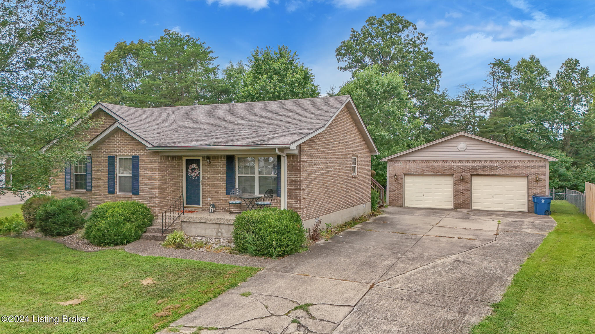 657 River Oaks Dr