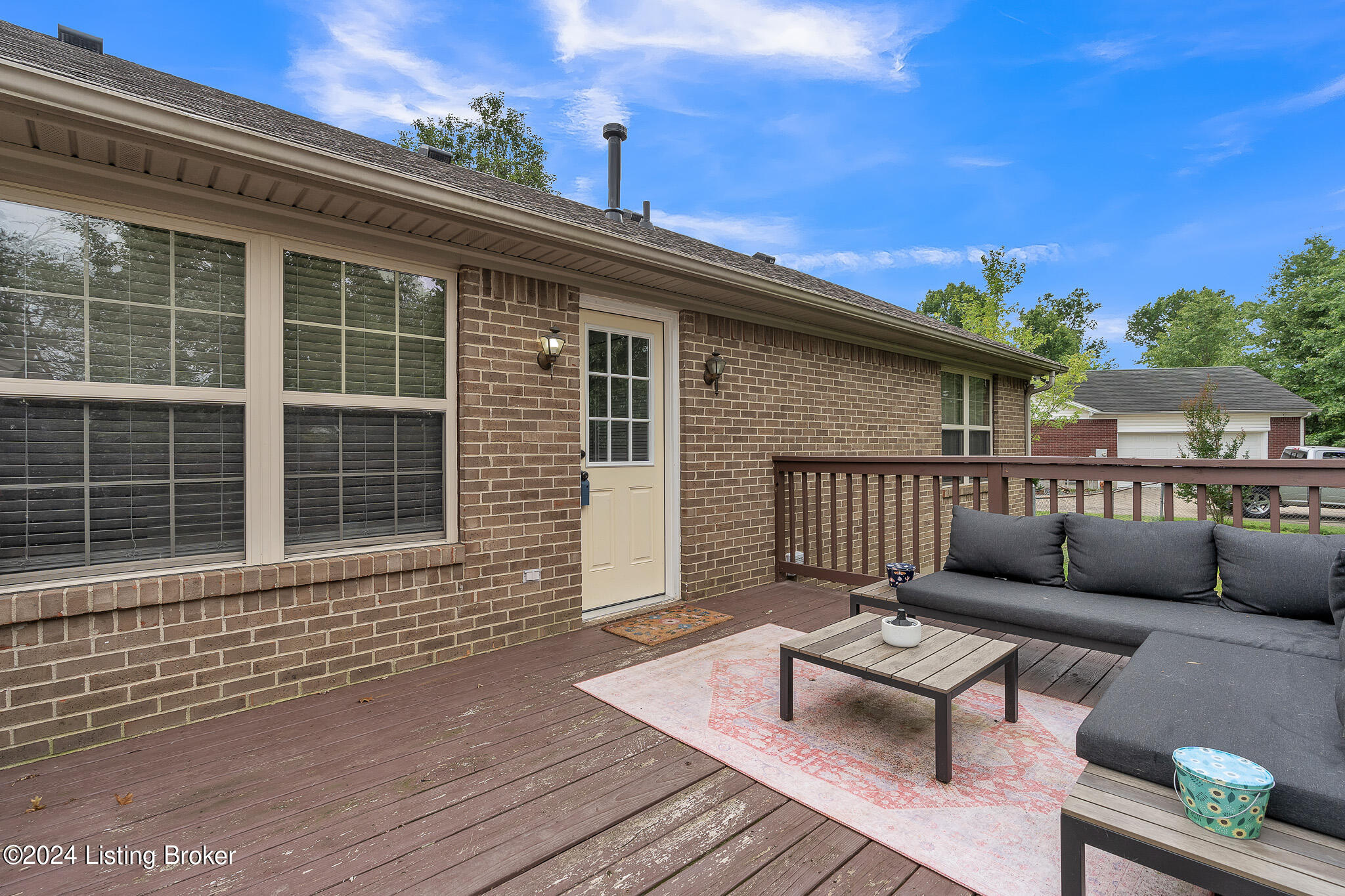 657 River Oaks Dr