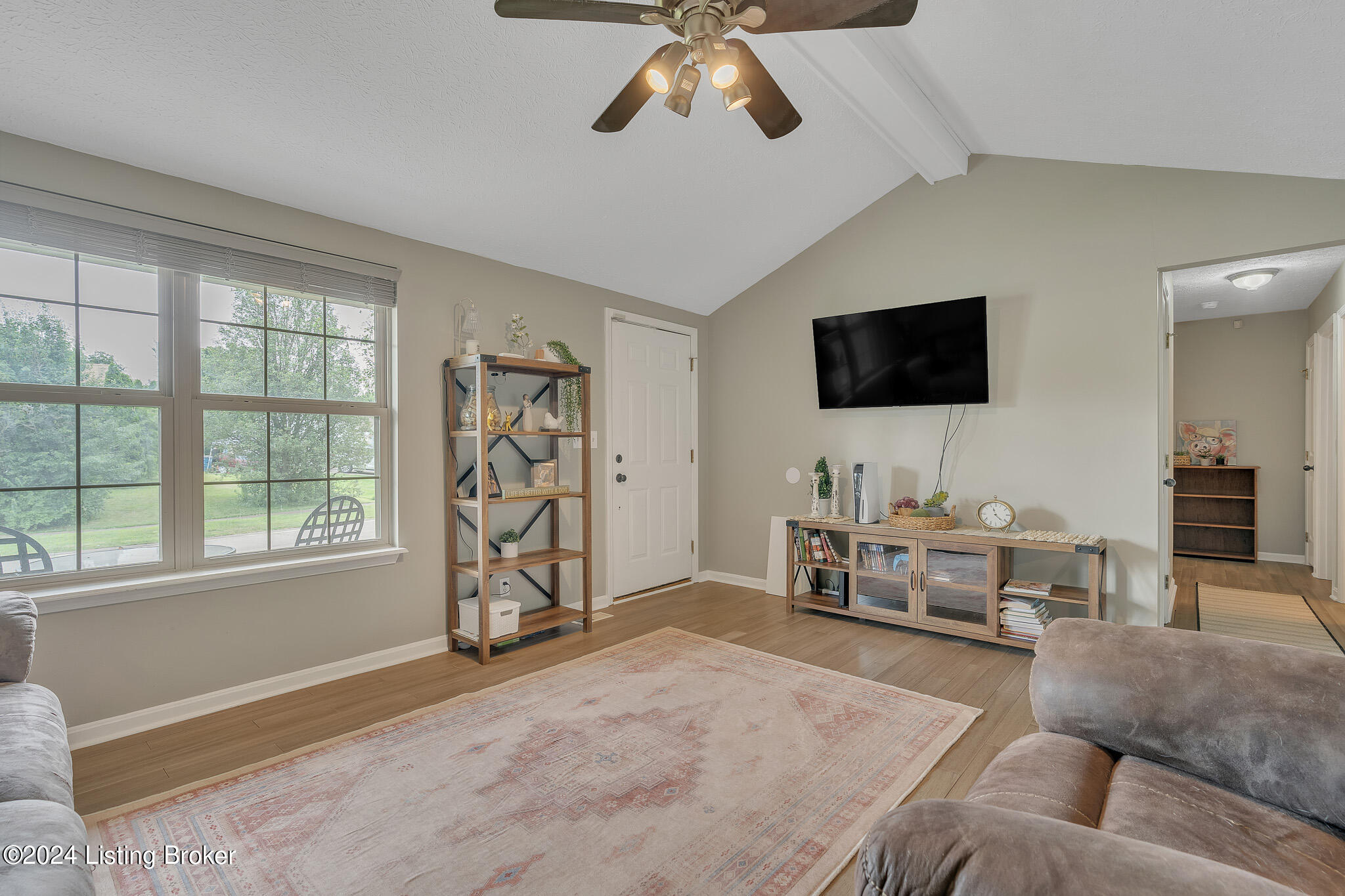 657 River Oaks Dr