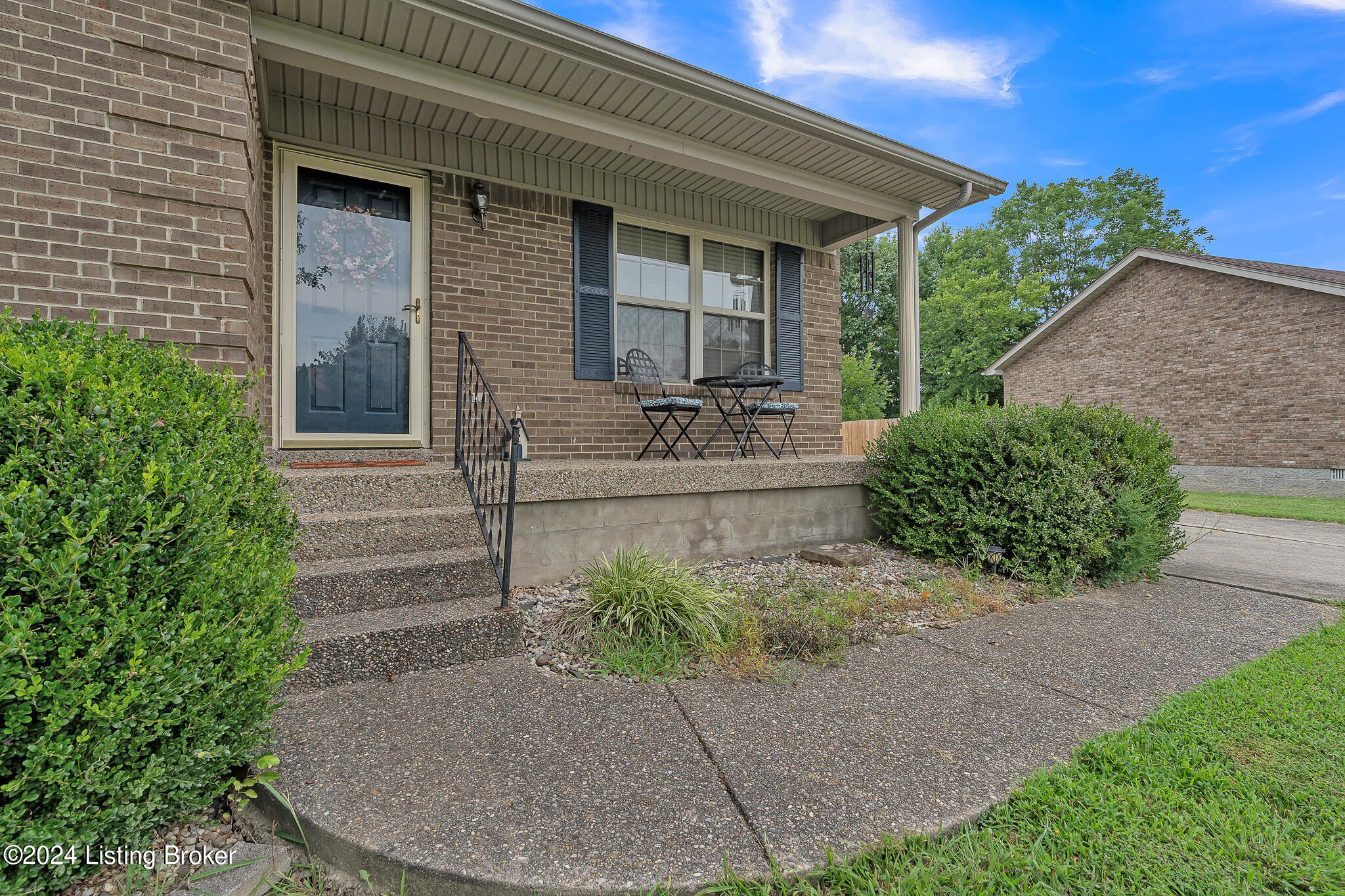 657 River Oaks Dr