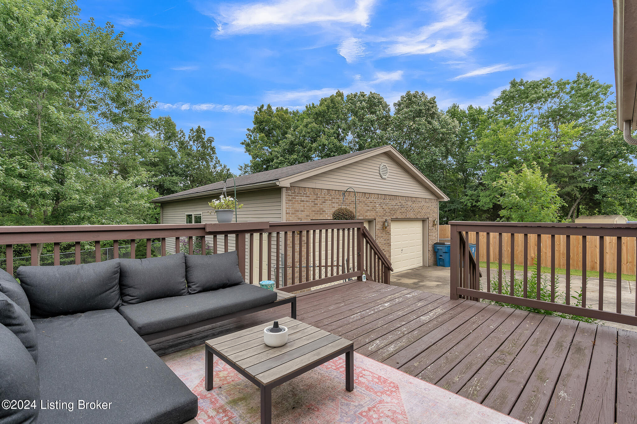 657 River Oaks Dr
