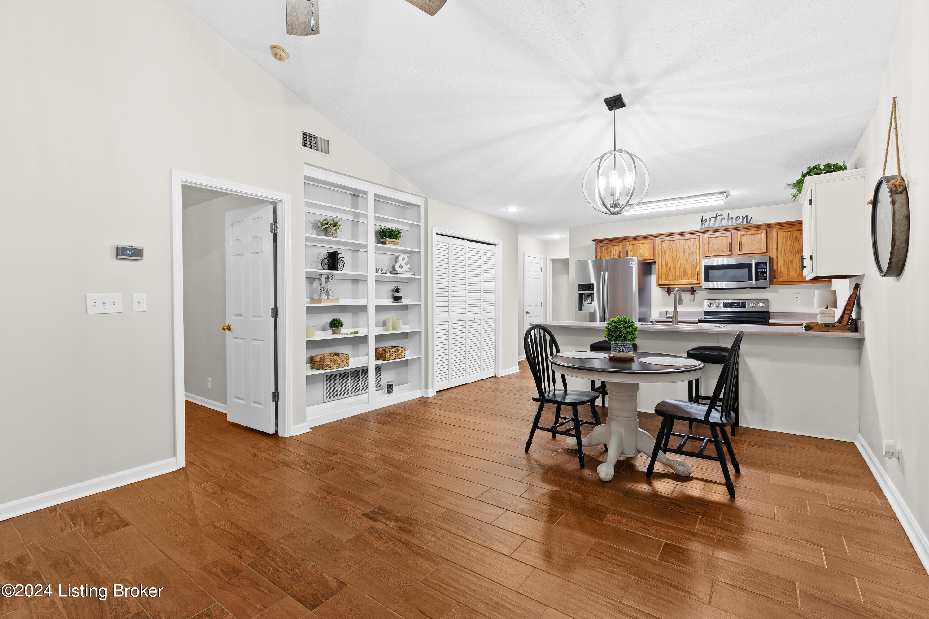 12393 Springmeadow Dr