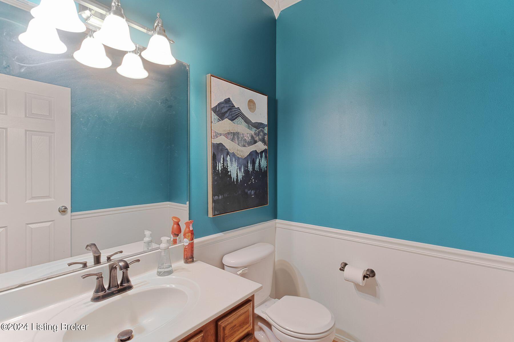 5822 Waveland Cir