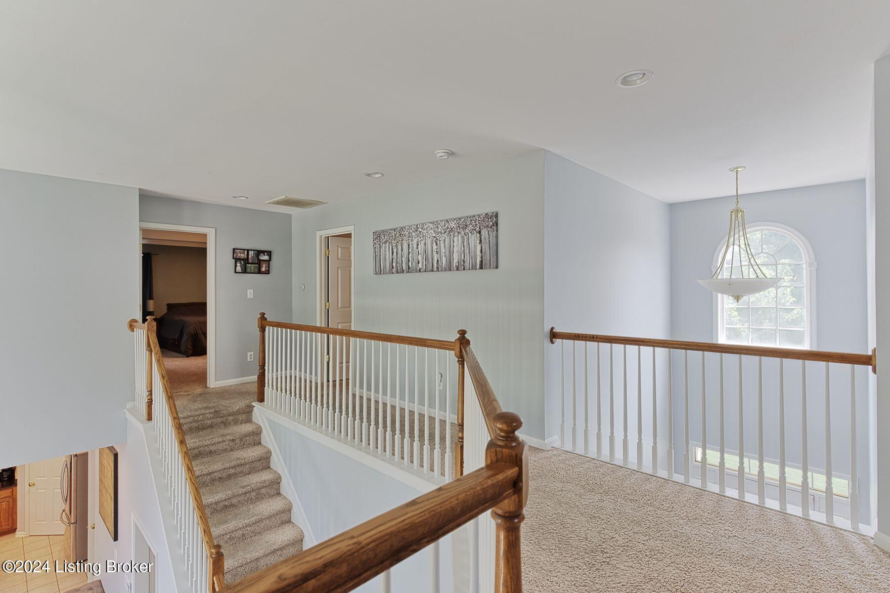 5822 Waveland Cir