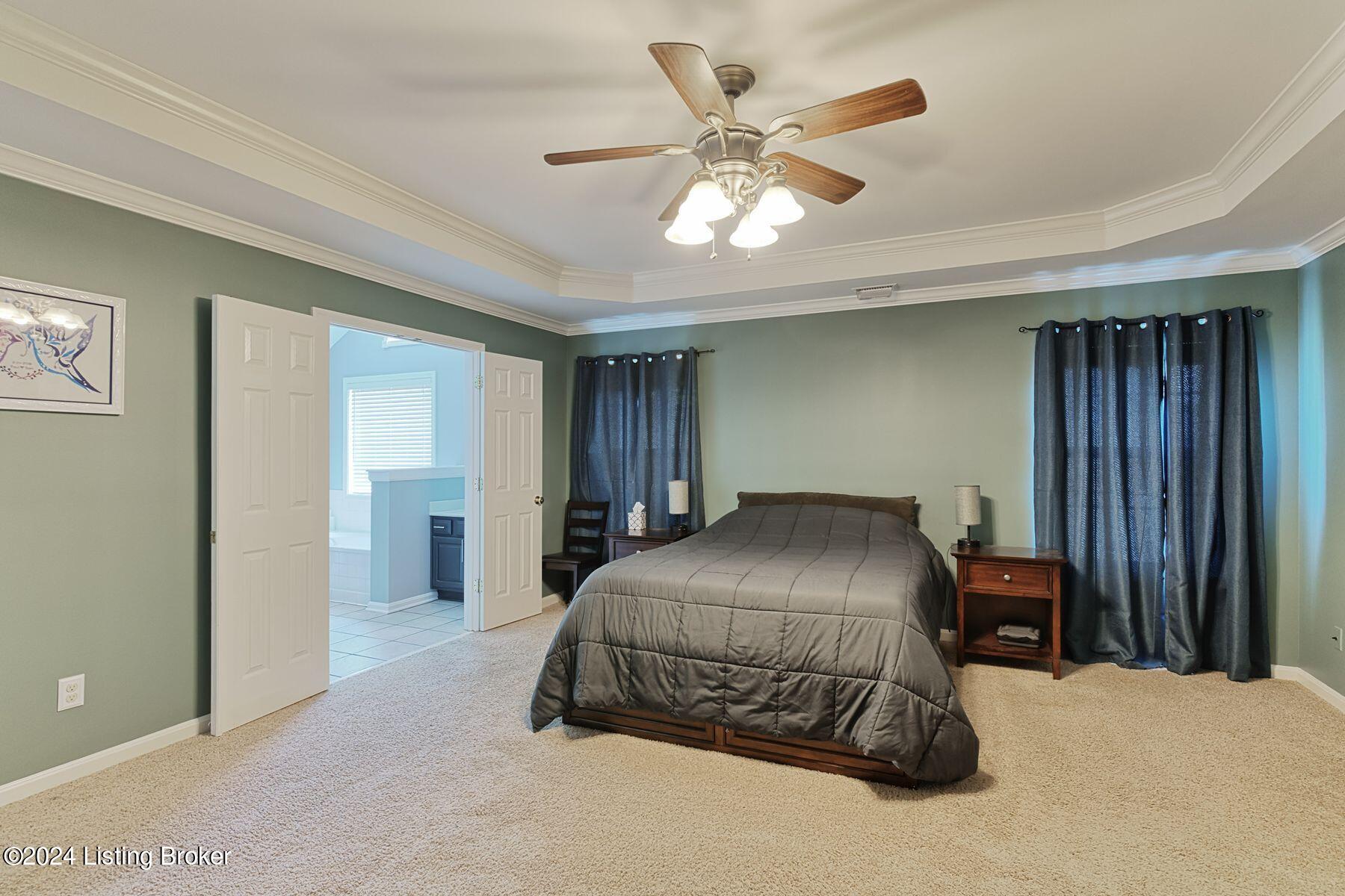 5822 Waveland Cir