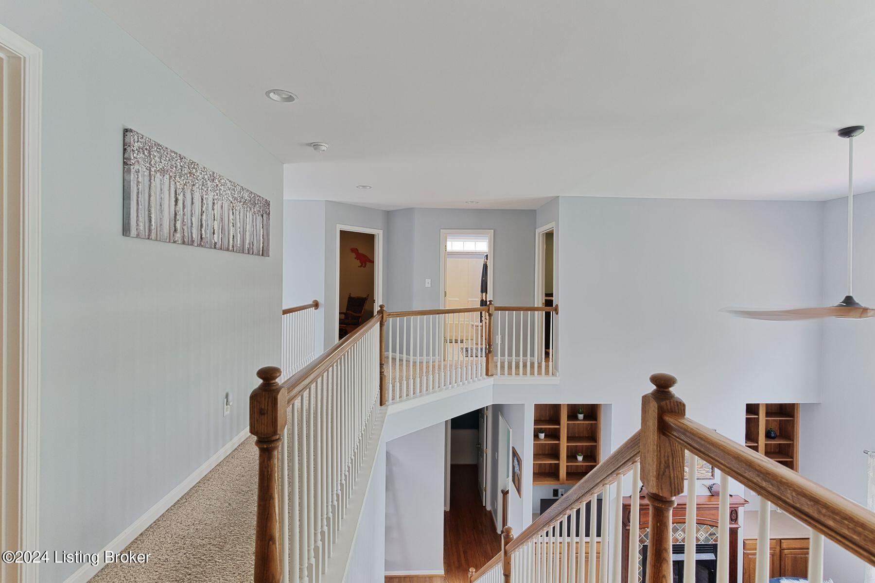 5822 Waveland Cir