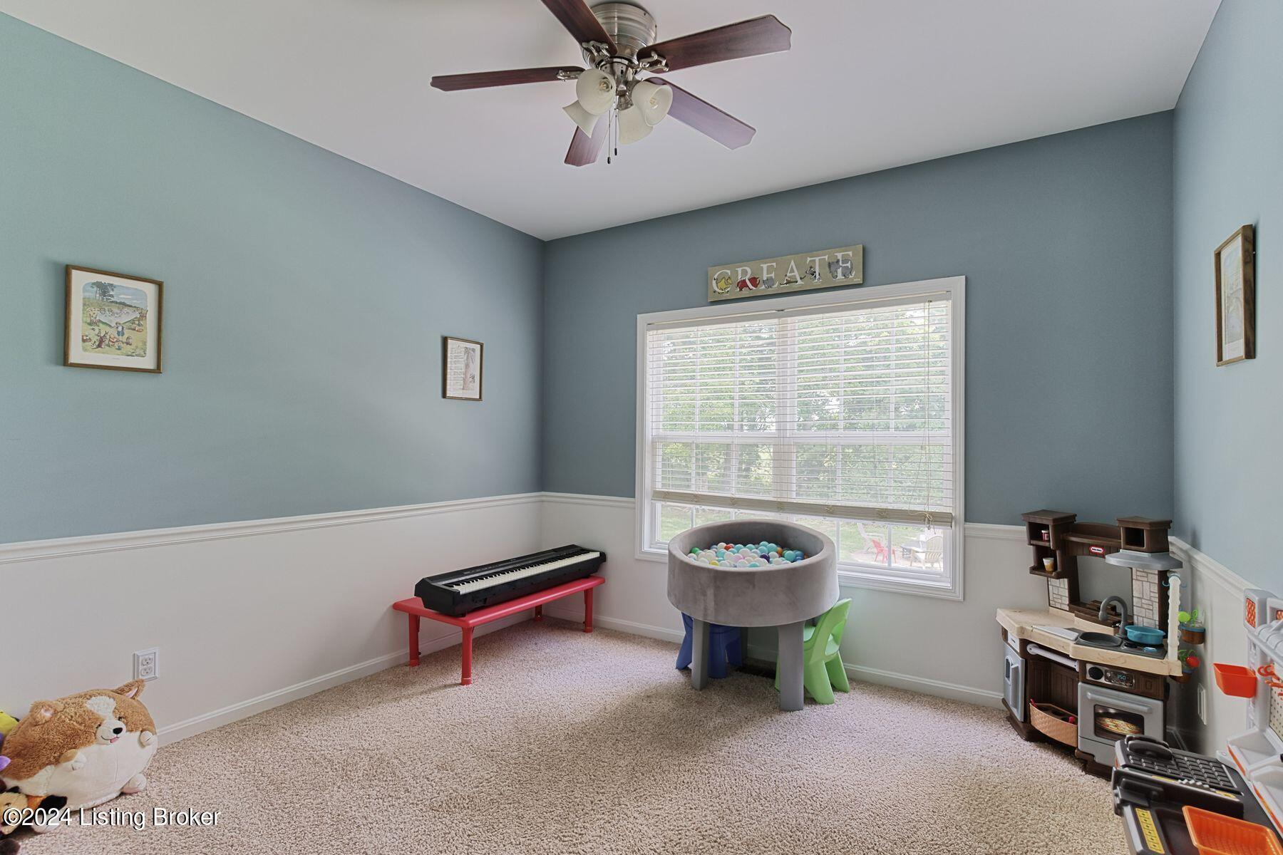 5822 Waveland Cir