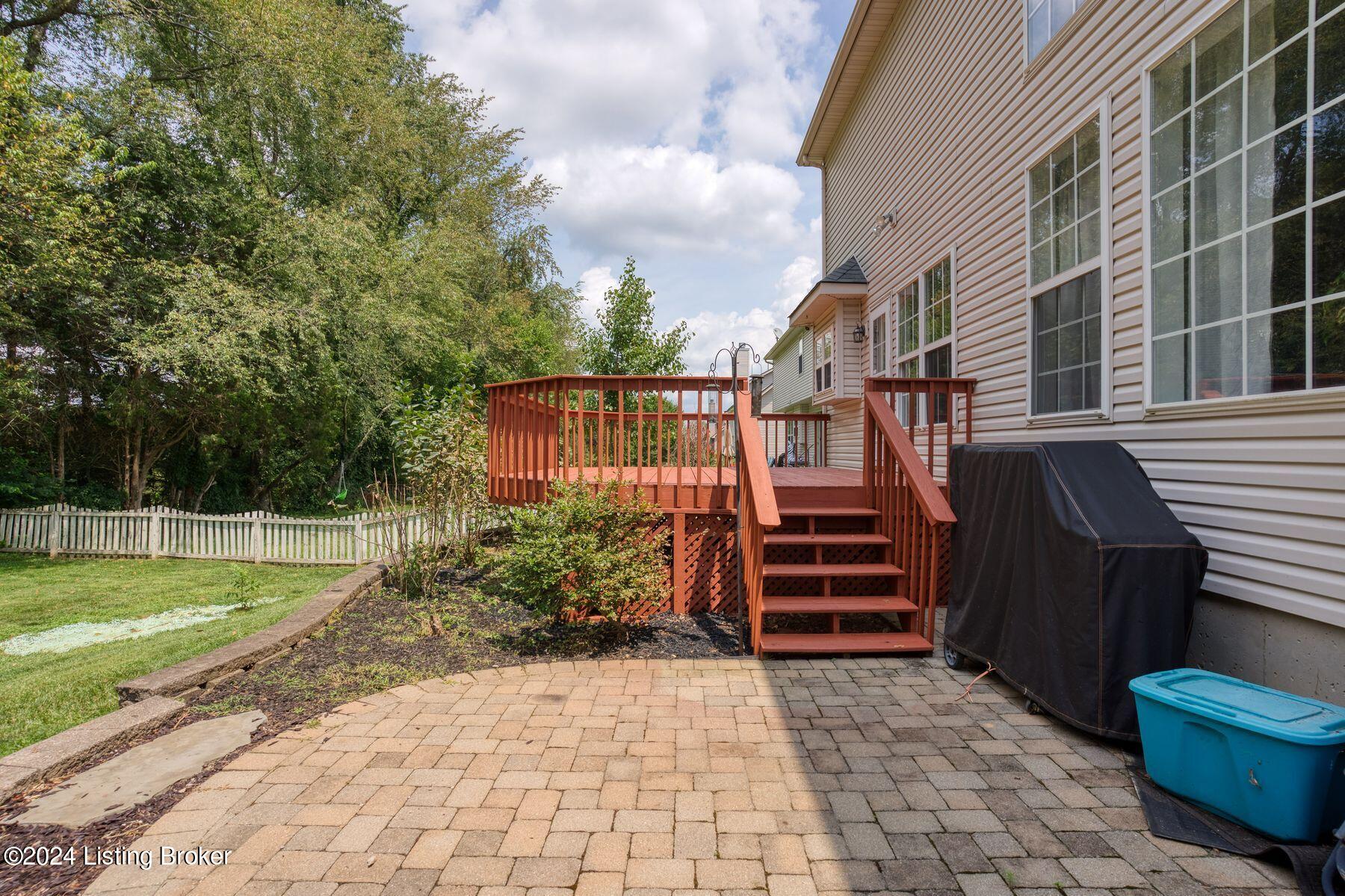 5822 Waveland Cir