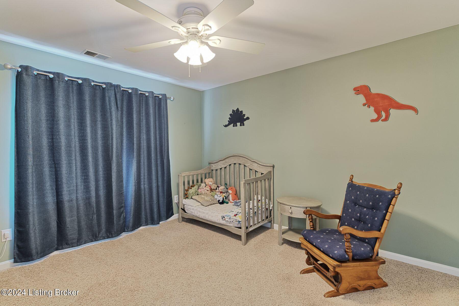 5822 Waveland Cir