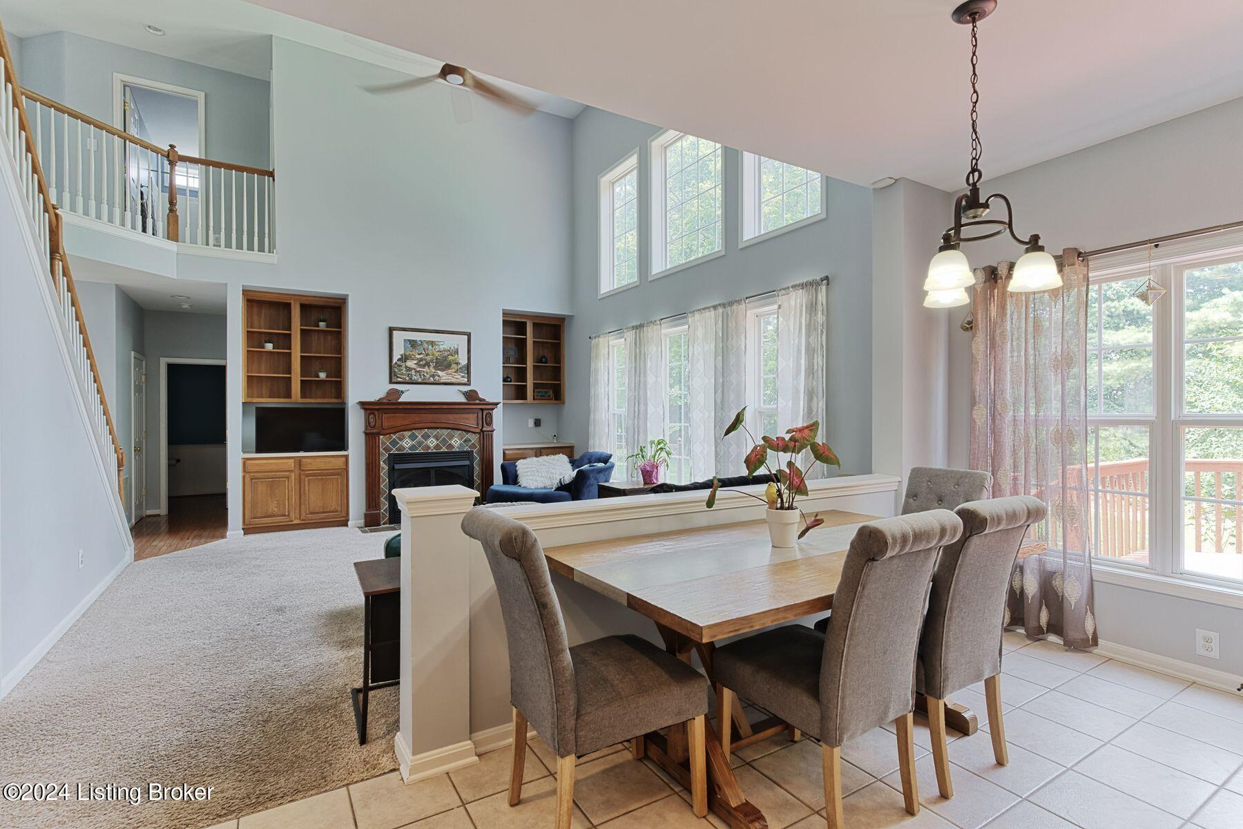 5822 Waveland Cir