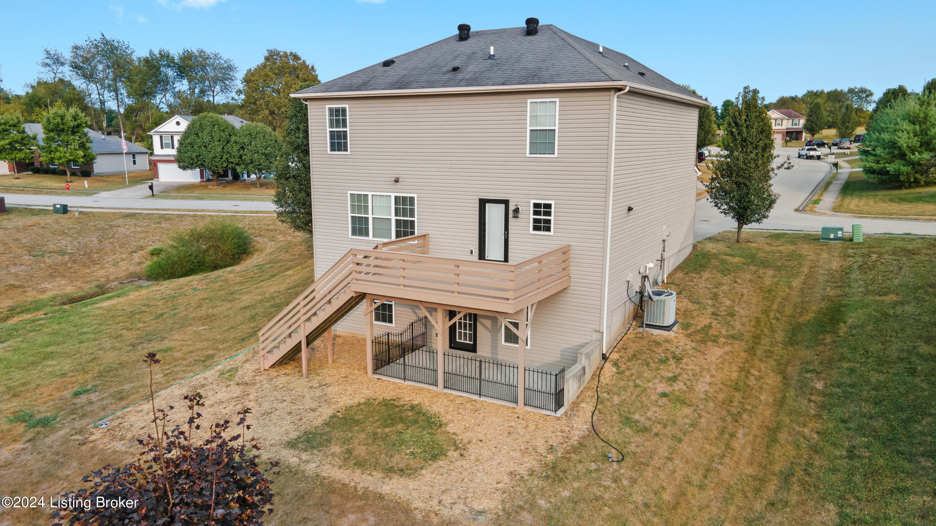 335 Tipperary Crossing