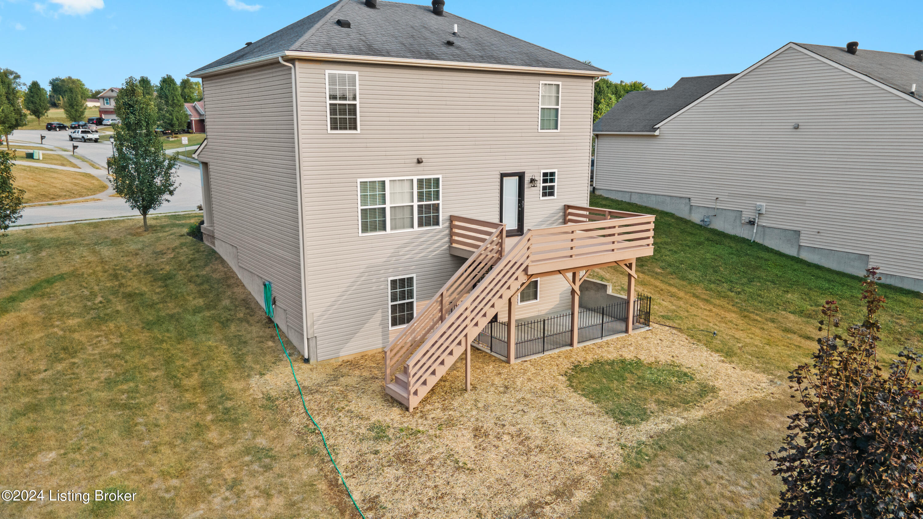 335 Tipperary Crossing