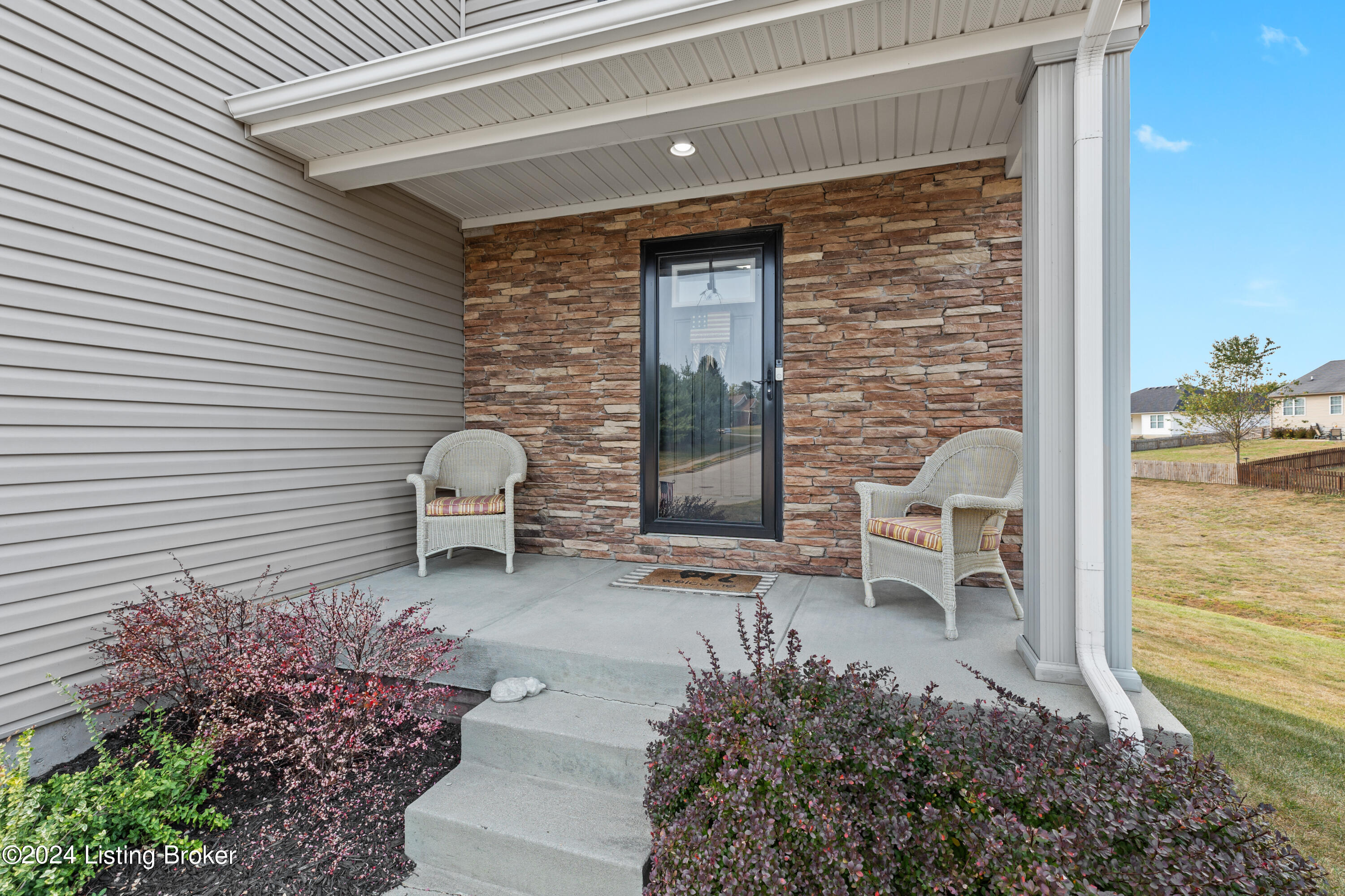 335 Tipperary Crossing